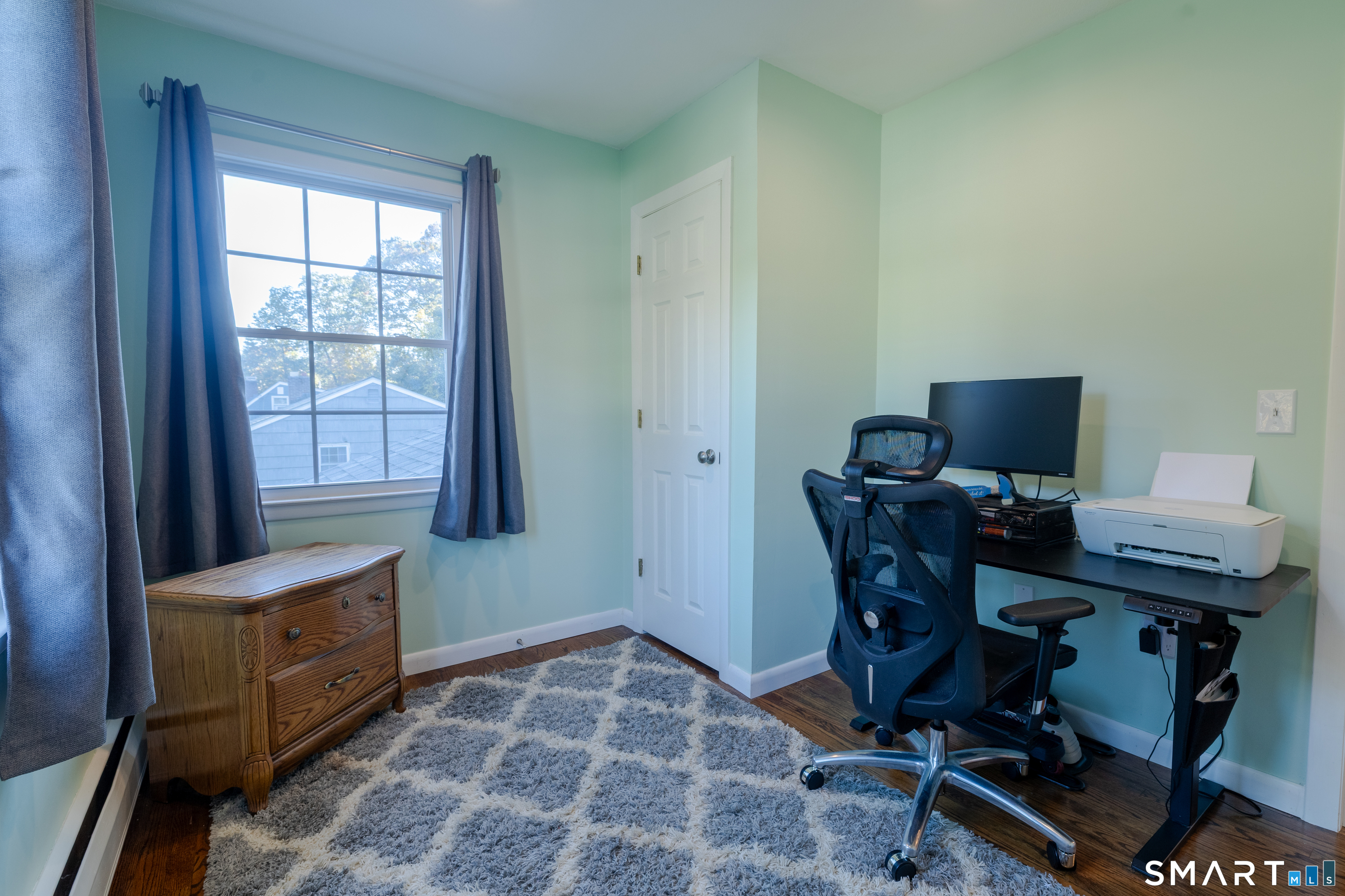 23 Oakwood Drive, Gales Ferry, Ledyard, CT 06335