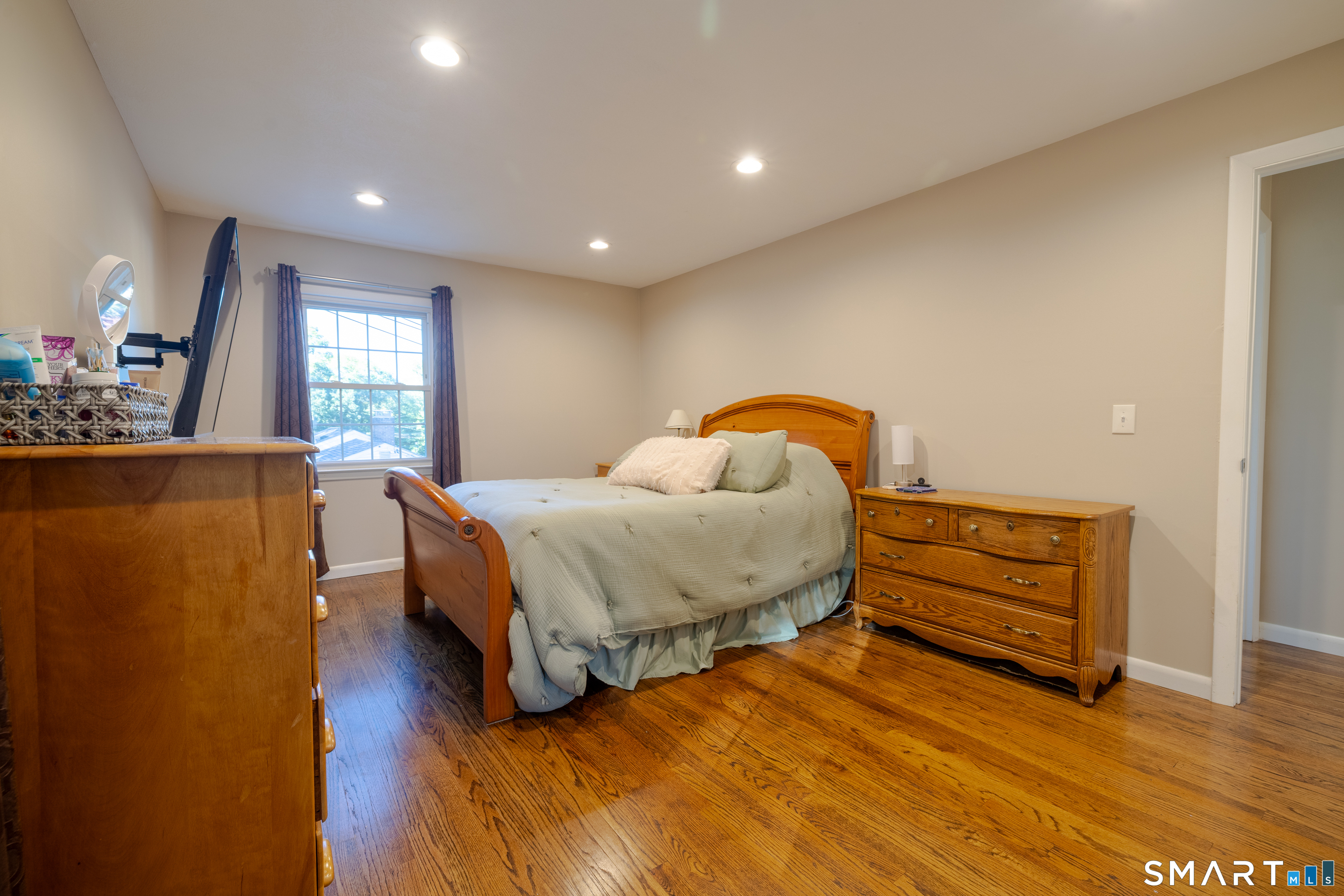 23 Oakwood Drive, Gales Ferry, Ledyard, CT 06335
