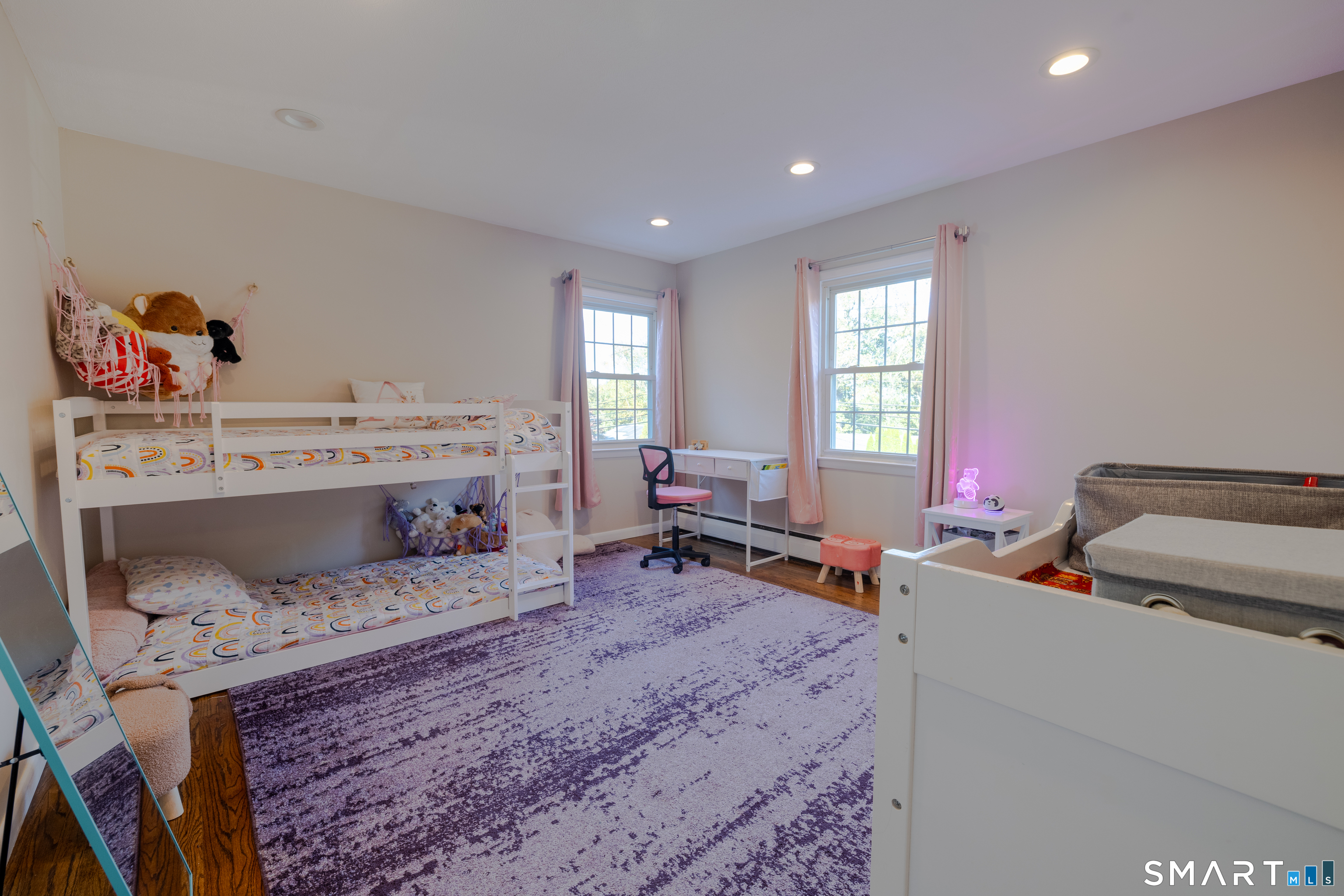 23 Oakwood Drive, Gales Ferry, Ledyard, CT 06335