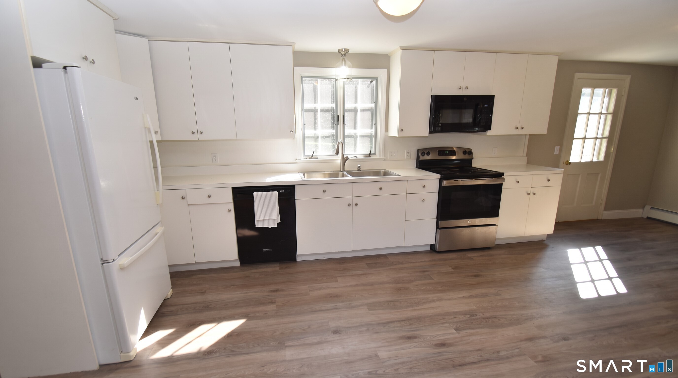 62 Buttonball Lane photo 15
