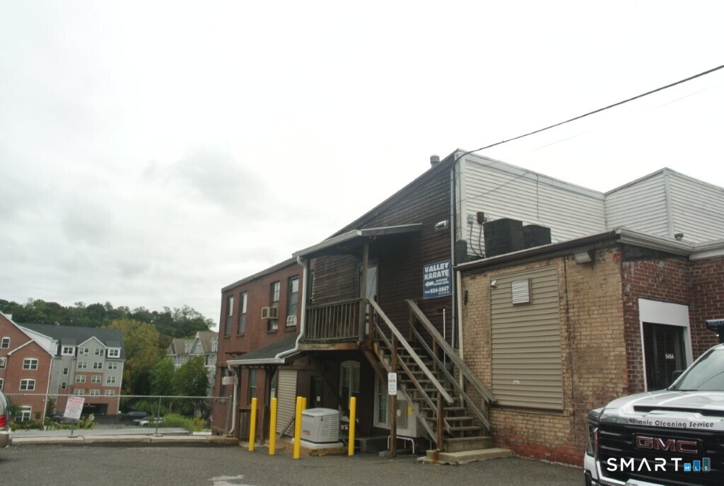 Foto 6 de Local comercial en renta en 549 Howe Avenue #406, Shelton, CT — $800/mes