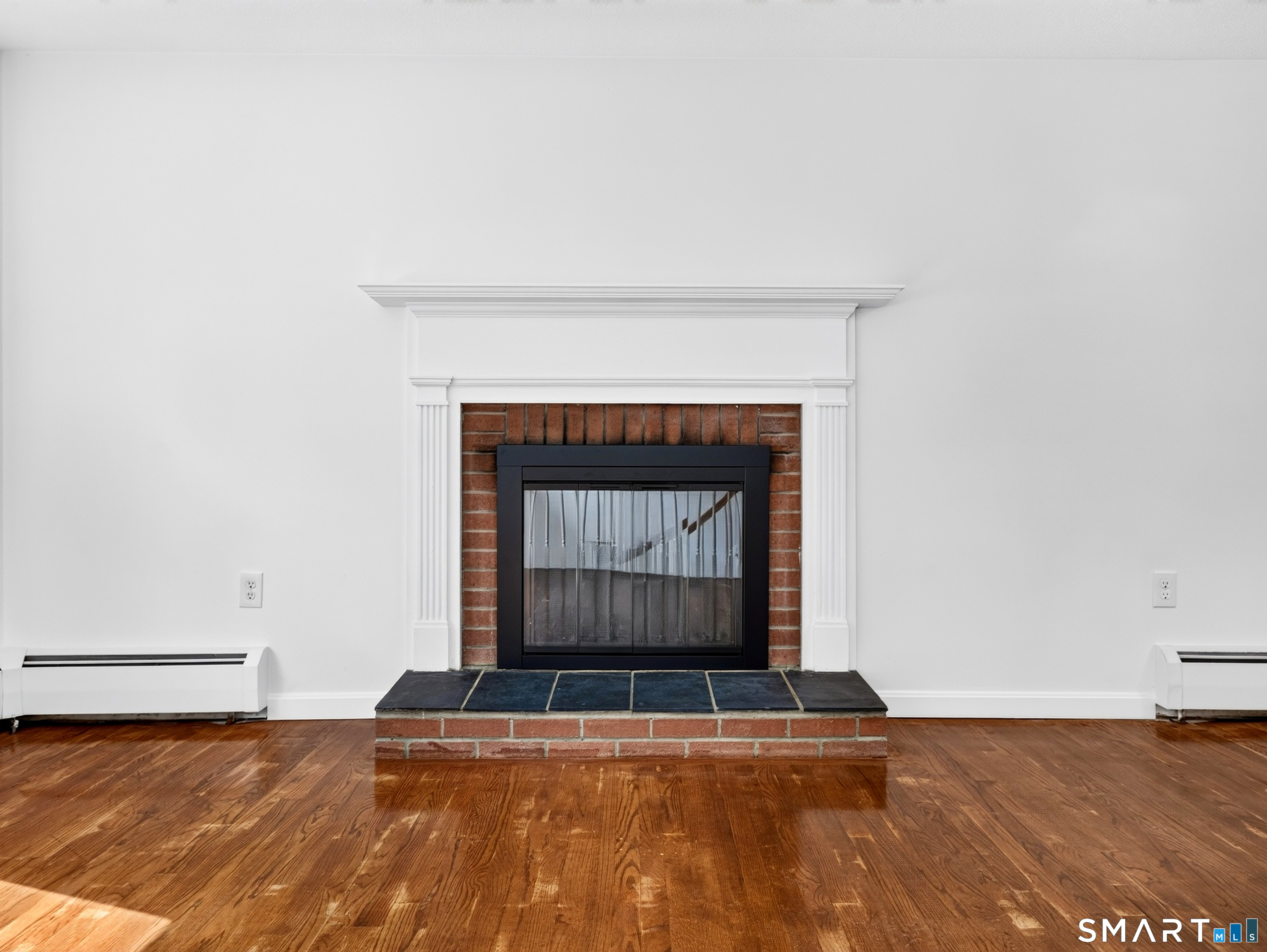 8 Pequot Drive, Gales Ferry, Ledyard, CT 06335