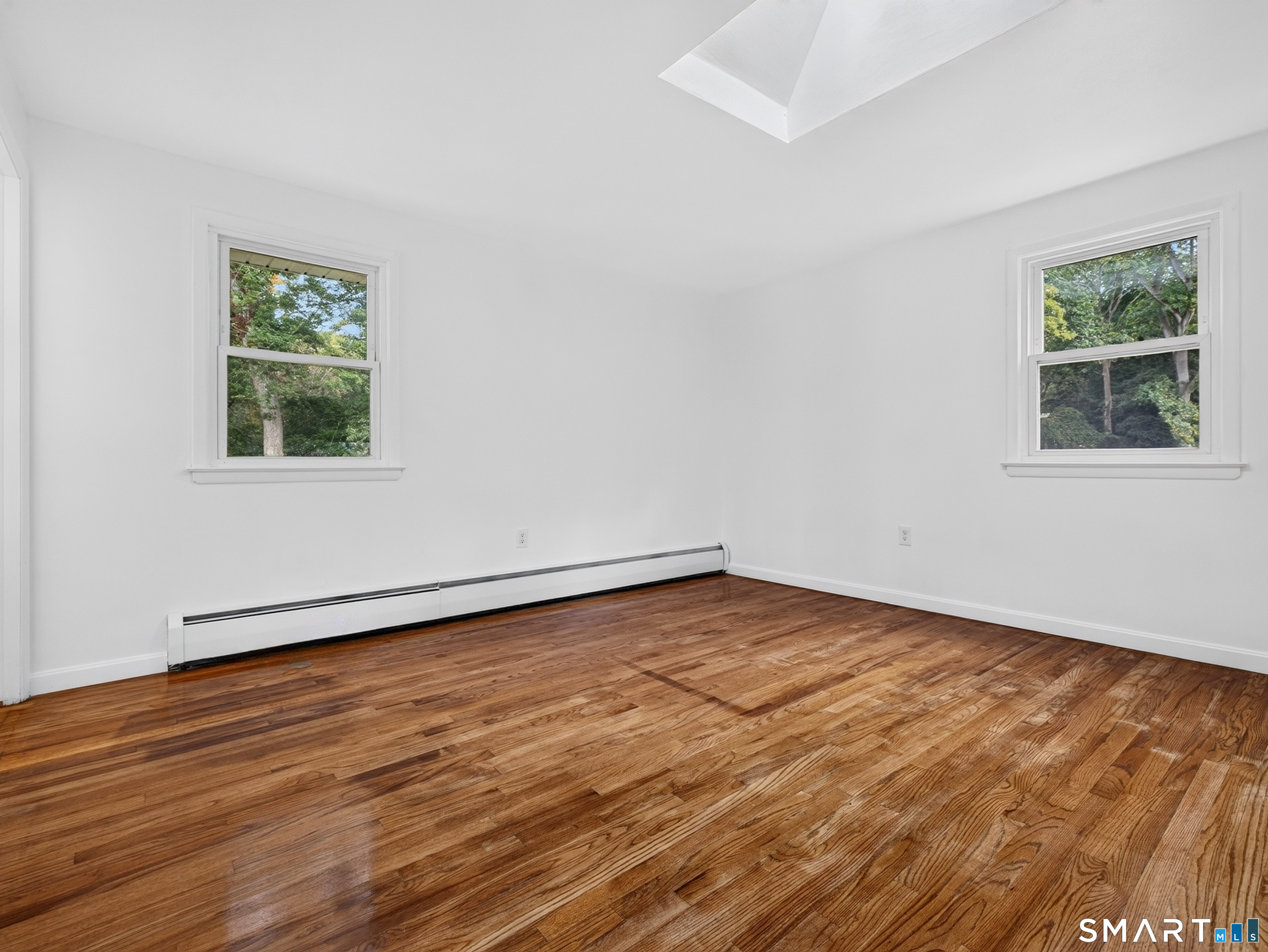 8 Pequot Drive, Gales Ferry, Ledyard, CT 06335