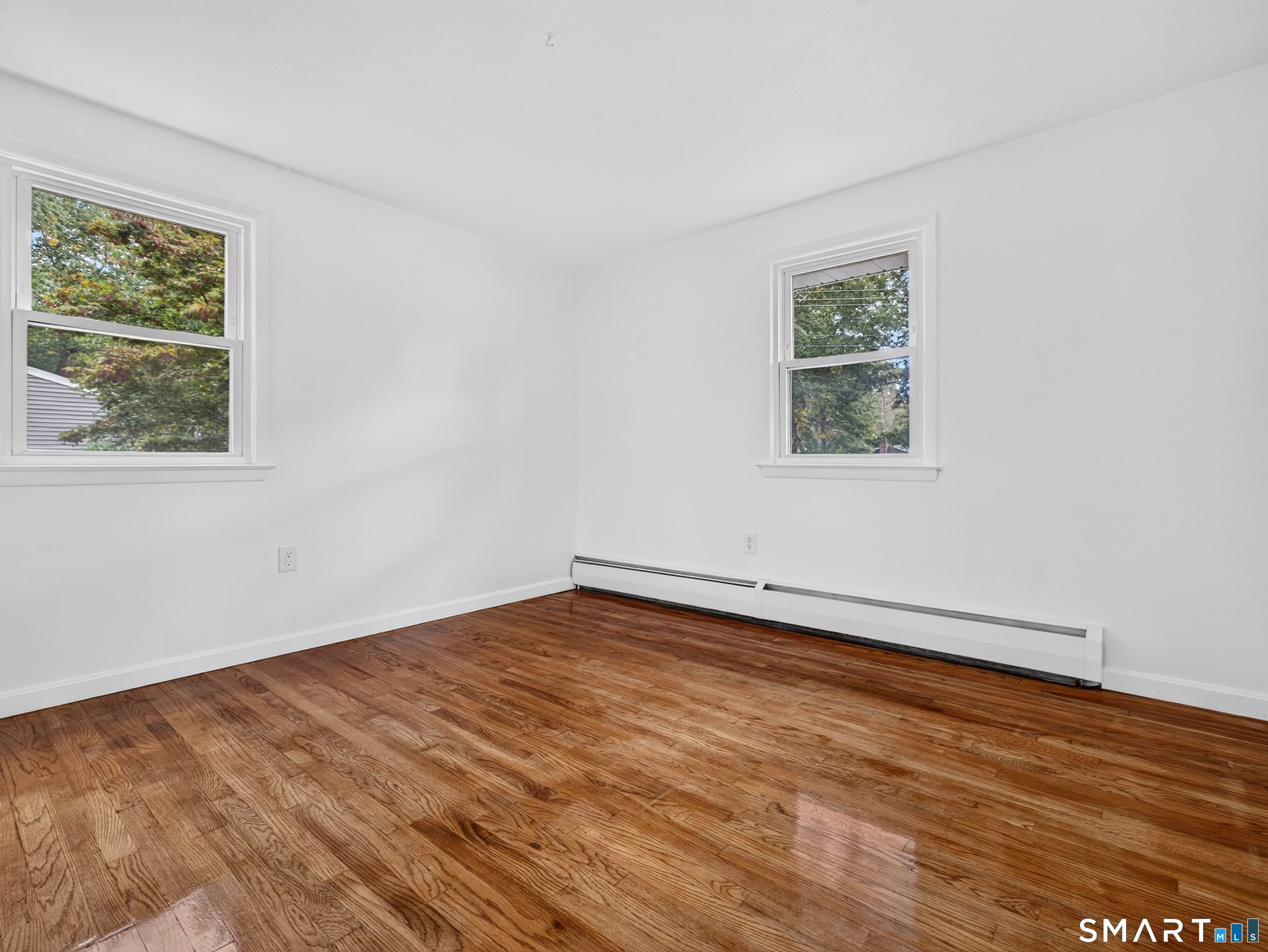 8 Pequot Drive, Gales Ferry, Ledyard, CT 06335