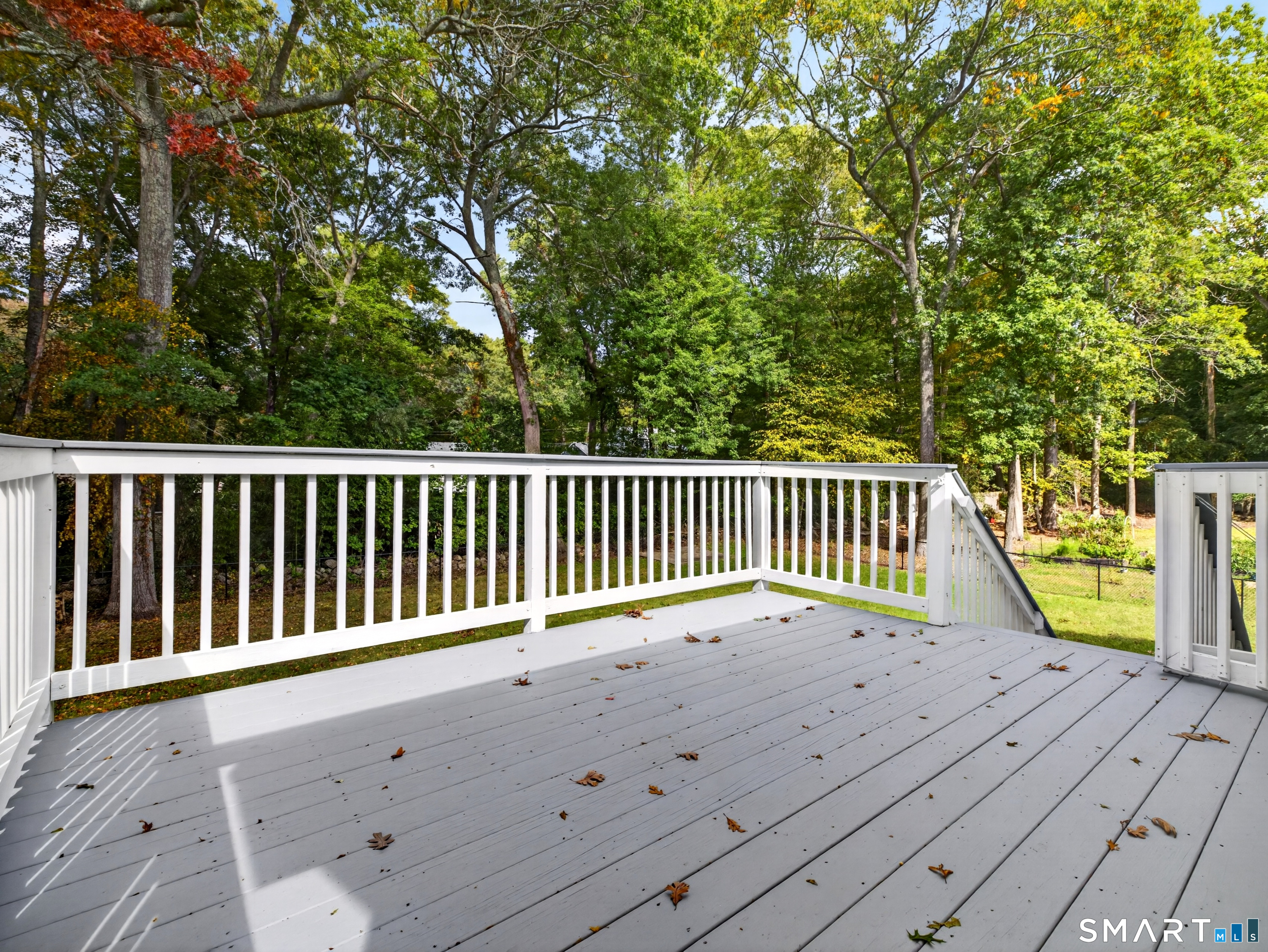 8 Pequot Drive, Gales Ferry, Ledyard, CT 06335