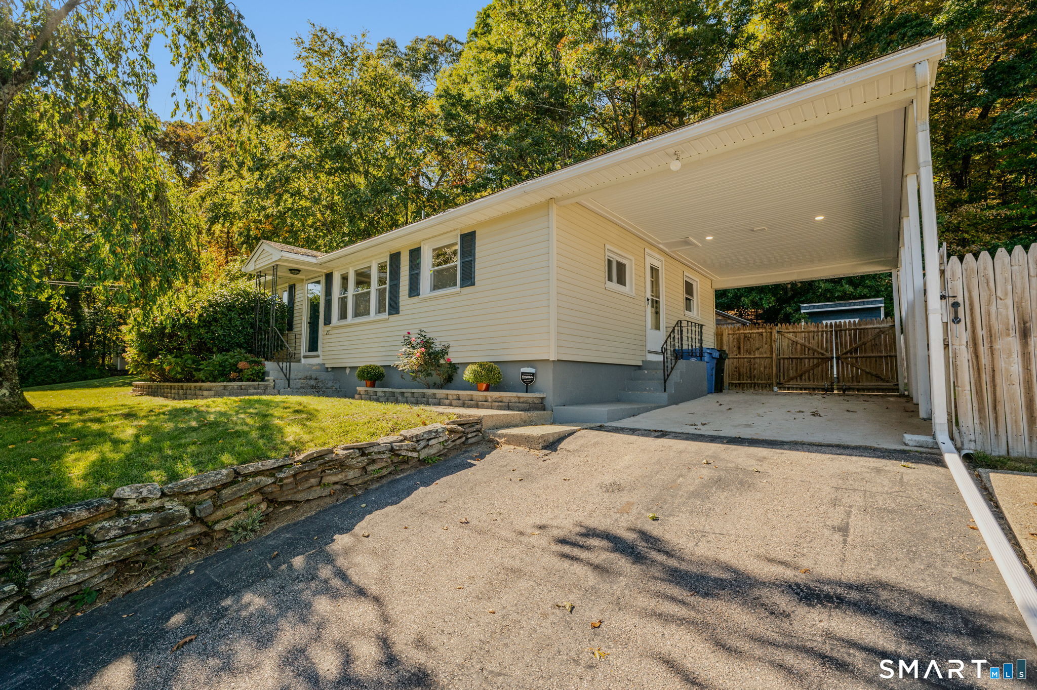Photo 3 of Single family home for sale at 25 Dudley St, Norwich, CT 06360 | MLS# 24212045 | Listing updated on 2026-10-08