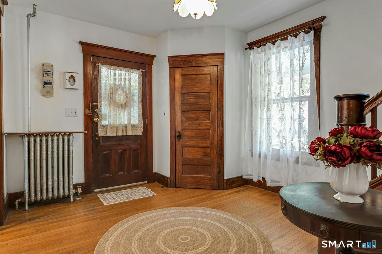 Foto 8 de Casa en venta en 60 Nashvile Road, Bethel, CT — $699,000