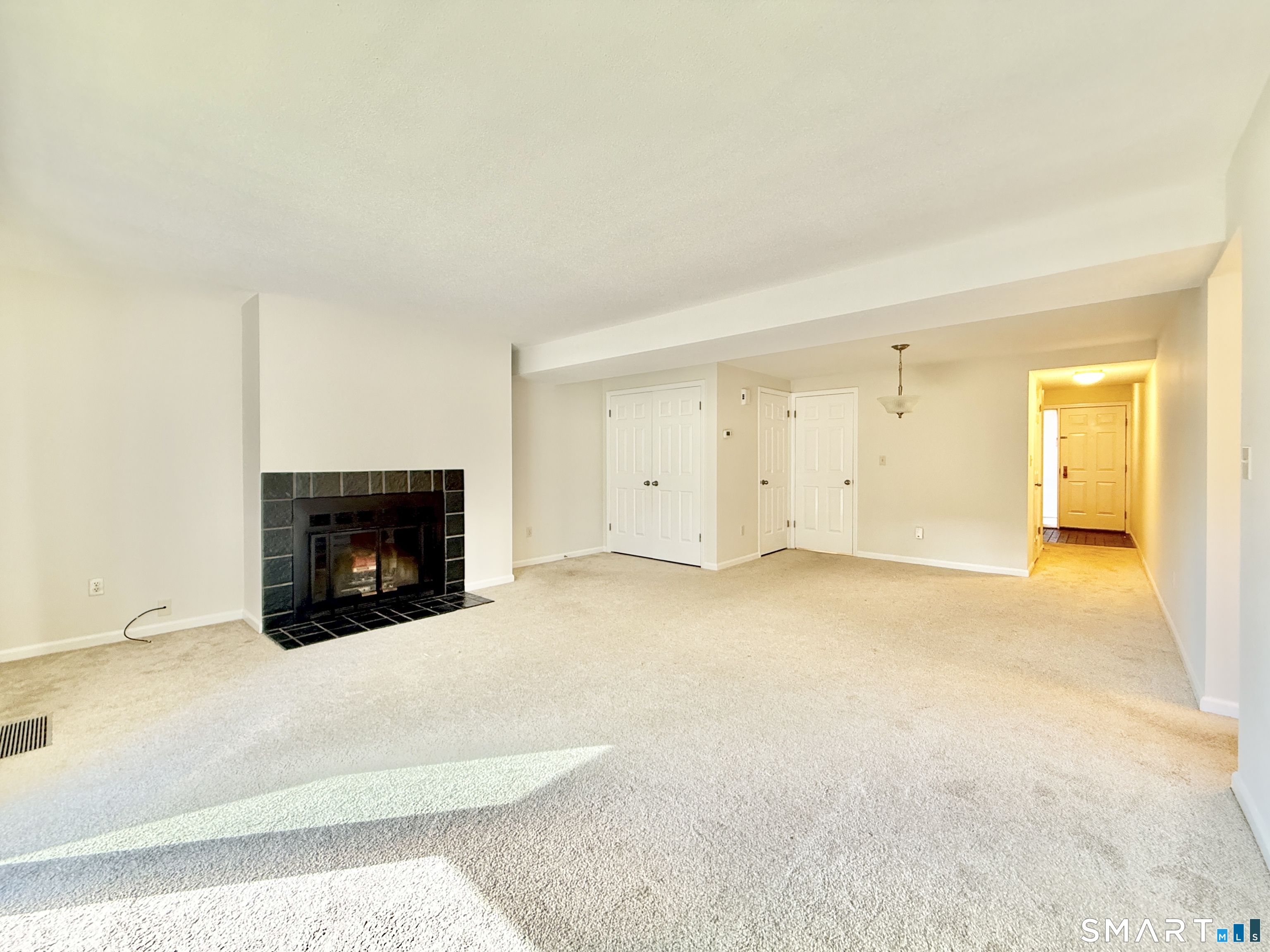 Foto 7 de Apartamento en renta en 83 Highland Road #83, Stamford, CT — $2,600/mes