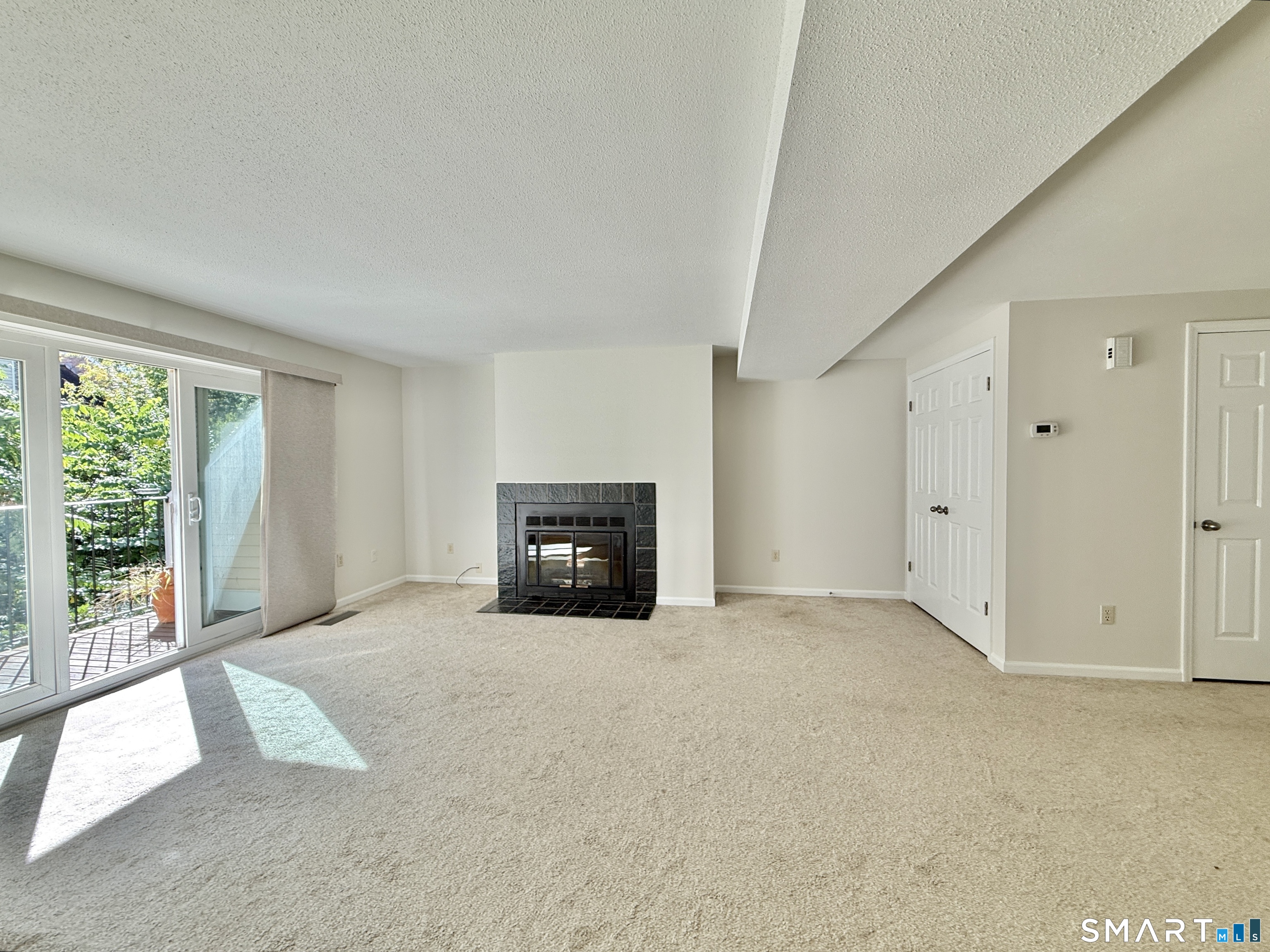 Foto 8 de Apartamento en renta en 83 Highland Road #83, Stamford, CT — $2,600/mes
