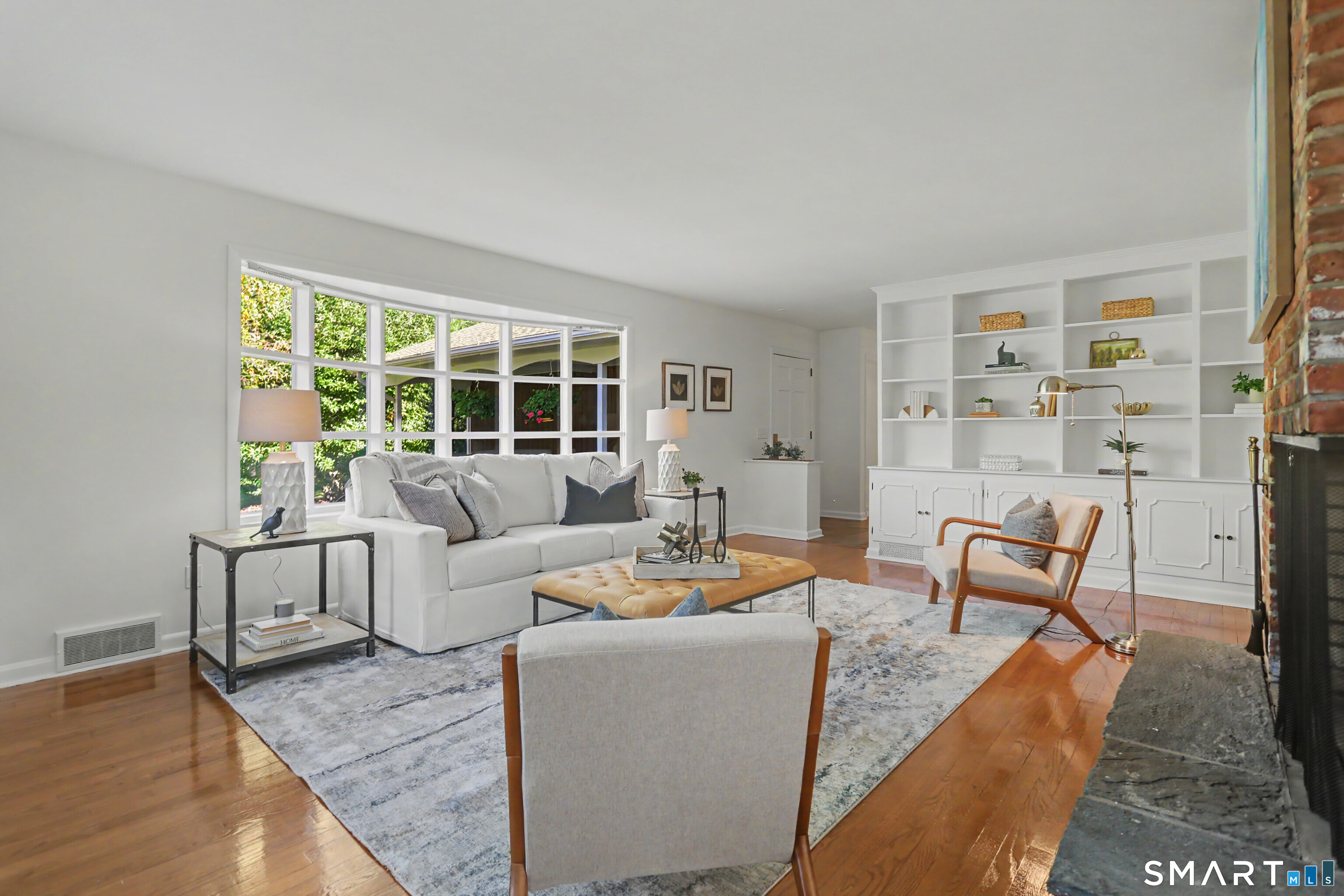 Photo 3 of Single family home for sale at 4 Lookout Ln, Westport, CT 06880 | MLS# 24204801 | Listing updated on 2026-10-08