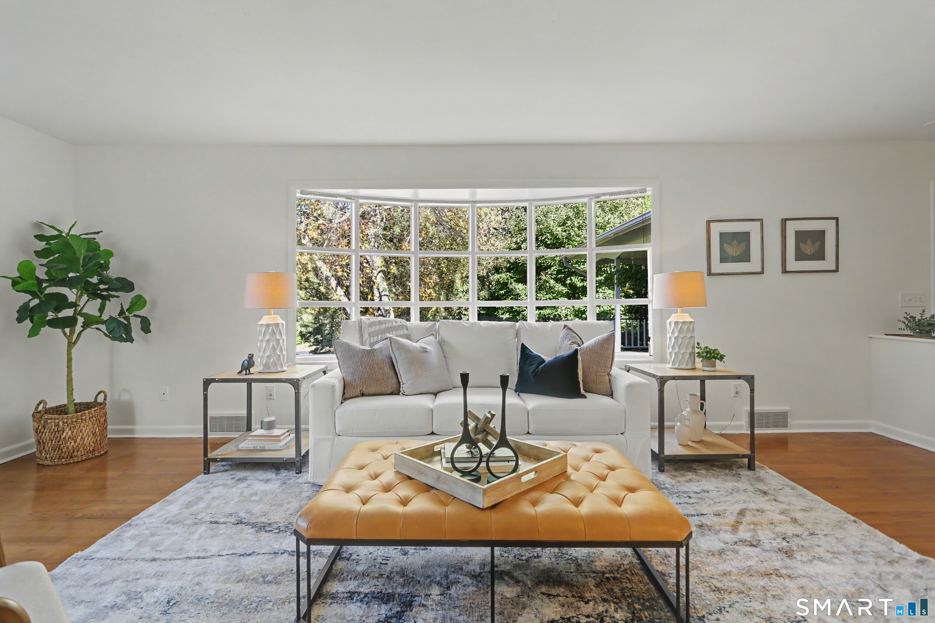 Photo 3 of Single family home for sale at 4 Lookout Ln, Westport, CT 06880 | MLS# 24204801 | Listing updated on 2026-10-08