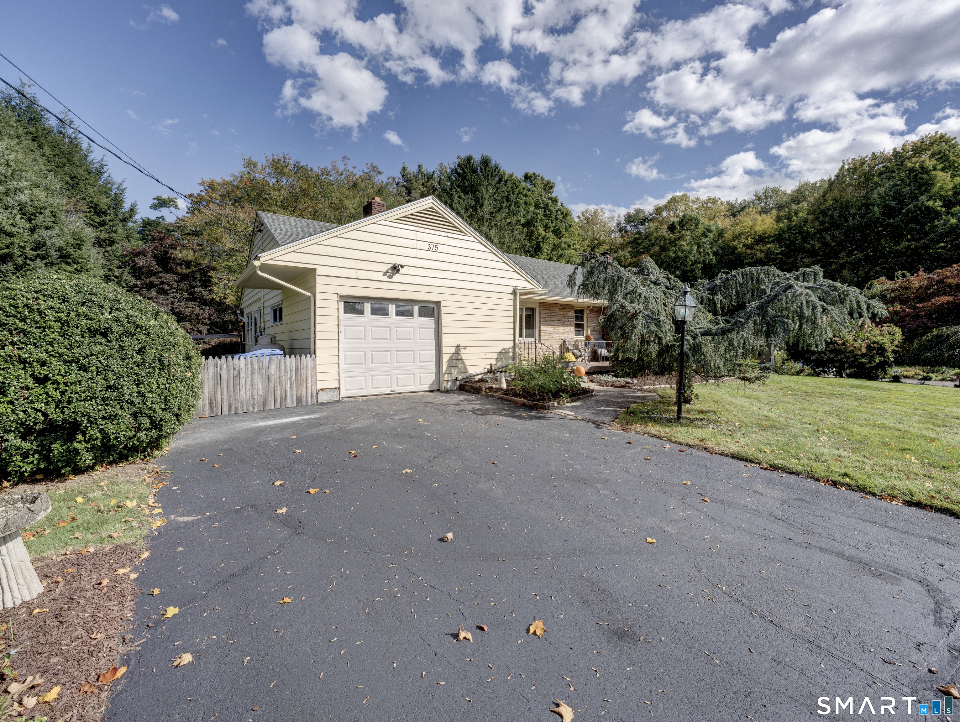 Photo 2 of Single family home for sale at 375 S Main St, Manchester, CT 06040 | MLS# 24211648 | Listing updated on 2026-10-10