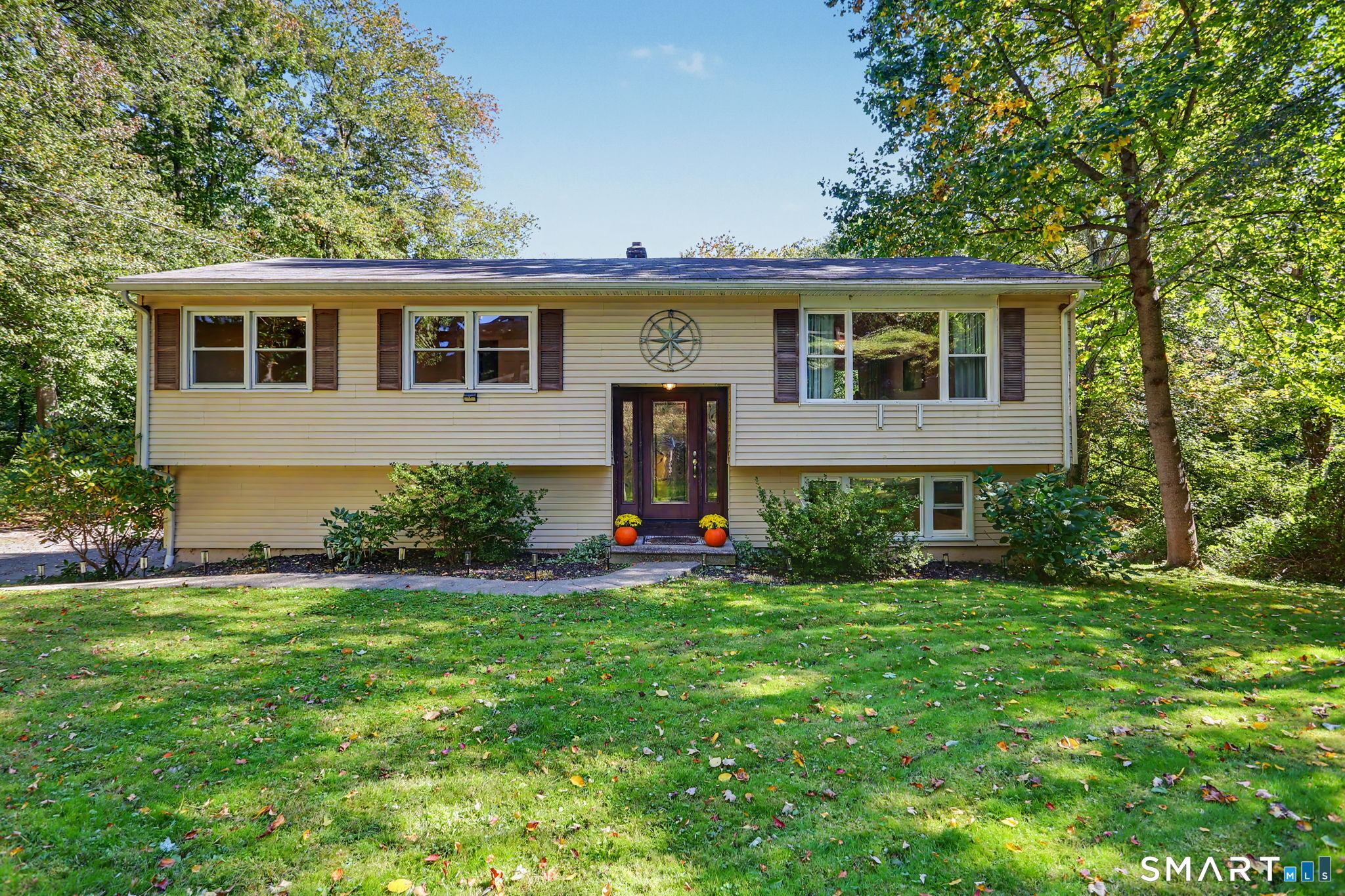 Photo 1 of Single family home for sale at 9 Raymond Ln, Shelton, CT 06484 | MLS# 24212641 | Listing updated on 2026-10-08