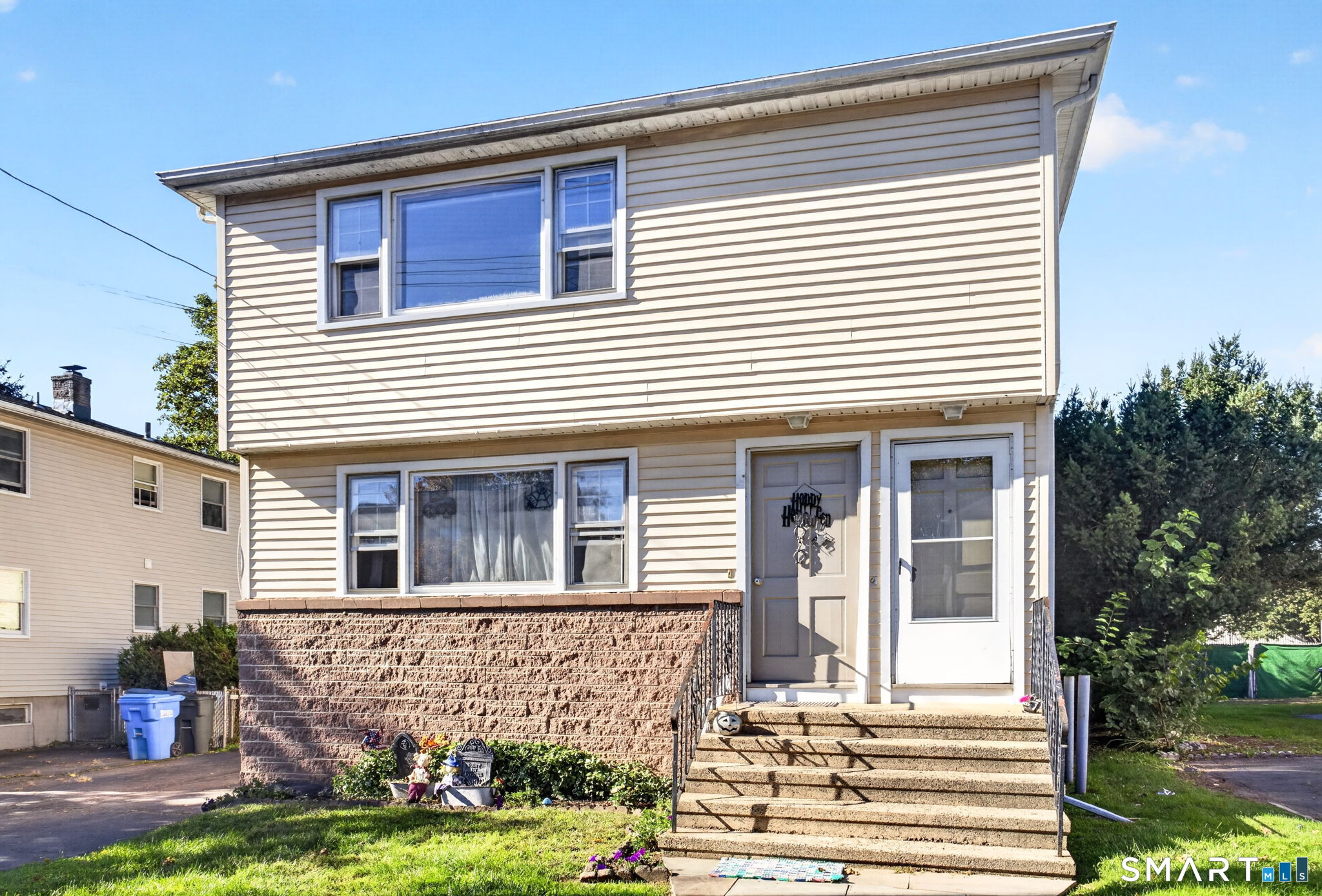Property photo for 27 Manila Avenue, Woodbridge, CT