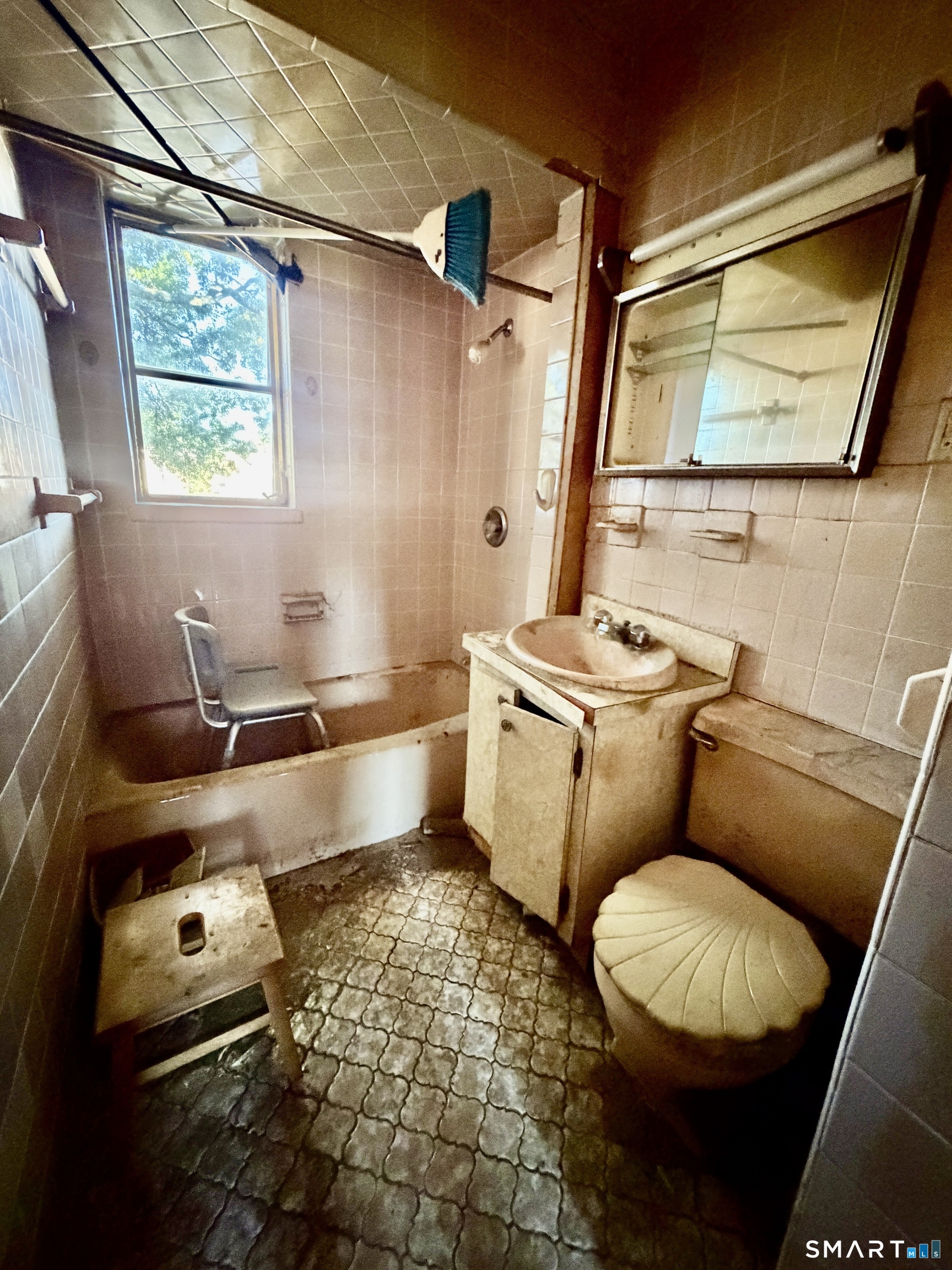Foto 9 de Condominio en venta en 28 Court B #Building 21, Bridgeport, CT — $65,900