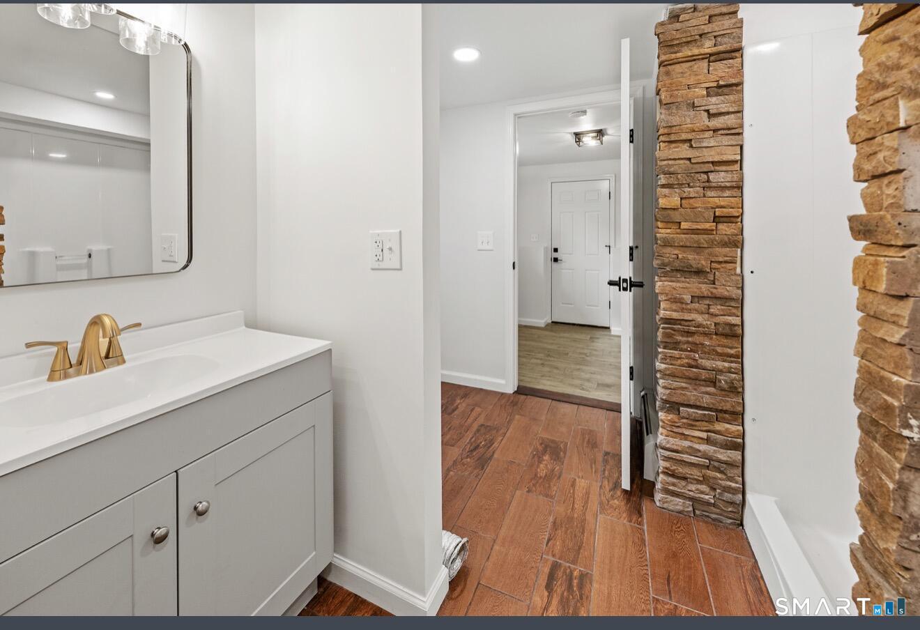 56 Orient Street photo 16