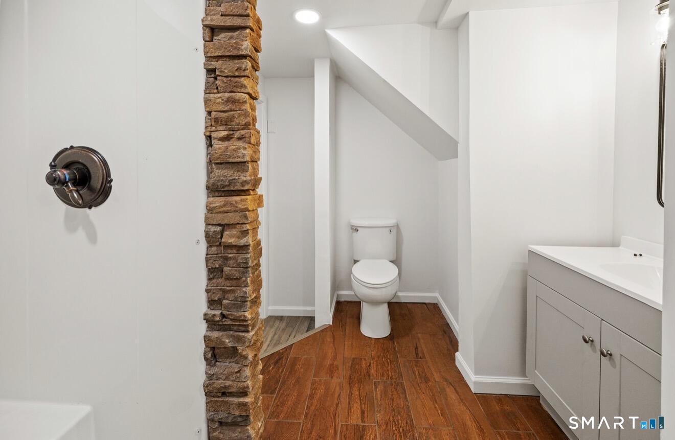 56 Orient Street photo 17