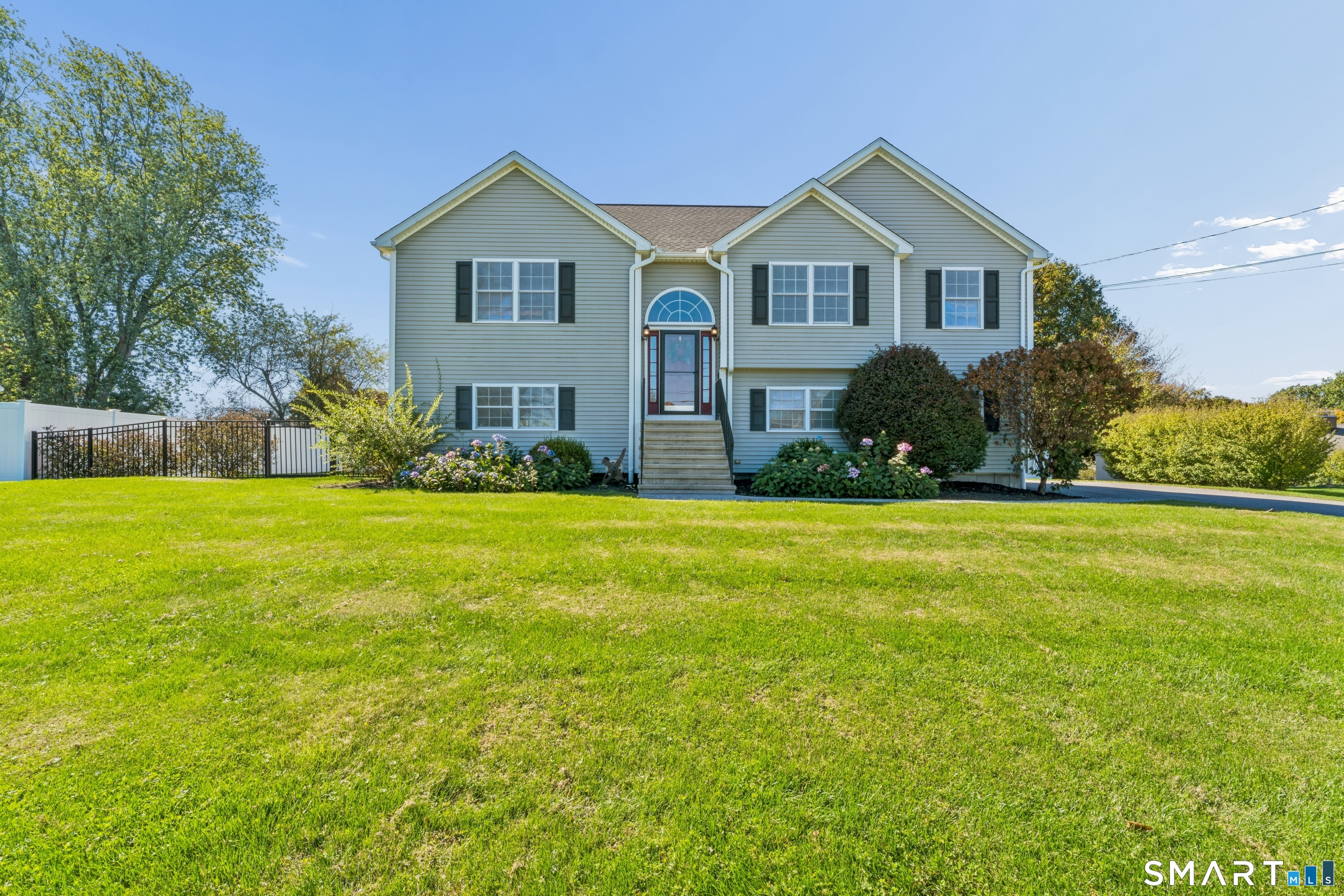 Photo 2 of Single family home for sale at 38 Jeanette Rd, Danbury, CT 06811 | MLS# 24212614 | Listing updated on 2026-10-08
