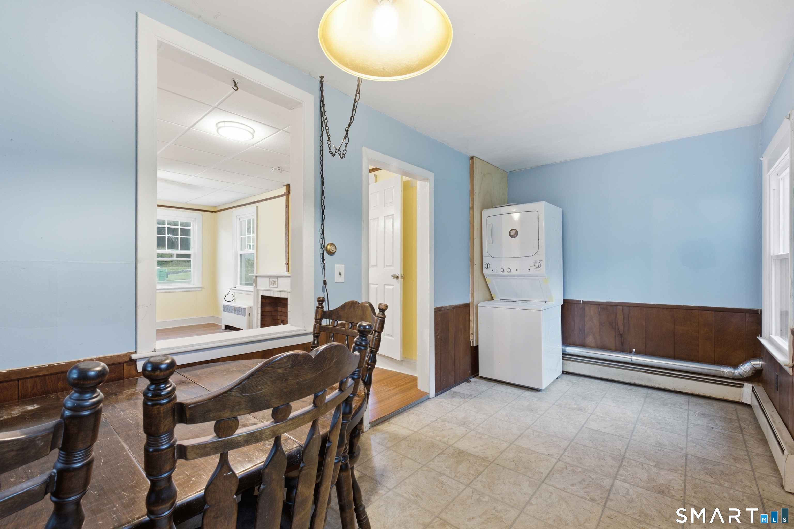 10 Walnut Avenue, East Hampton, CT 06424