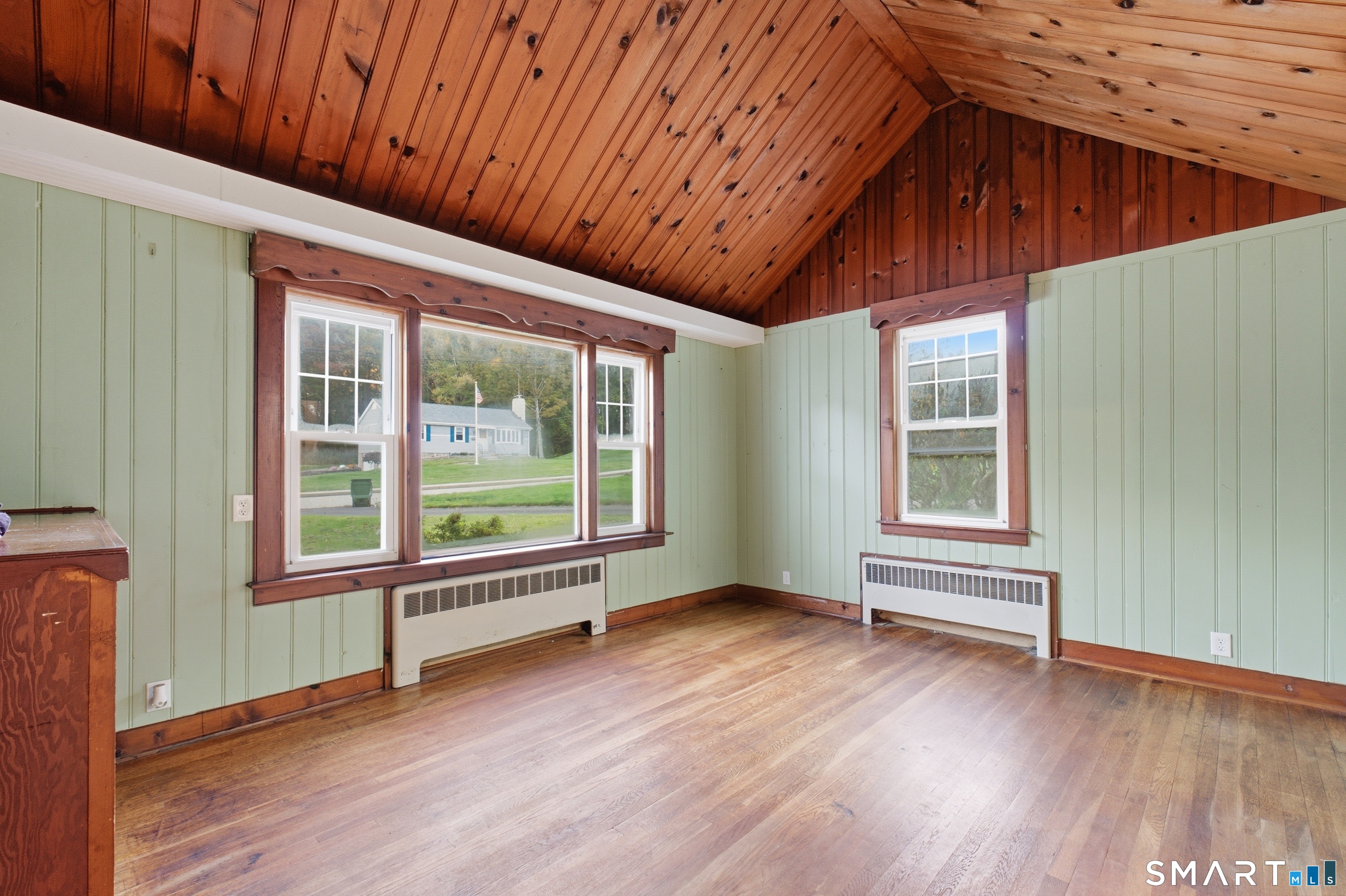 10 Walnut Avenue, East Hampton, CT 06424