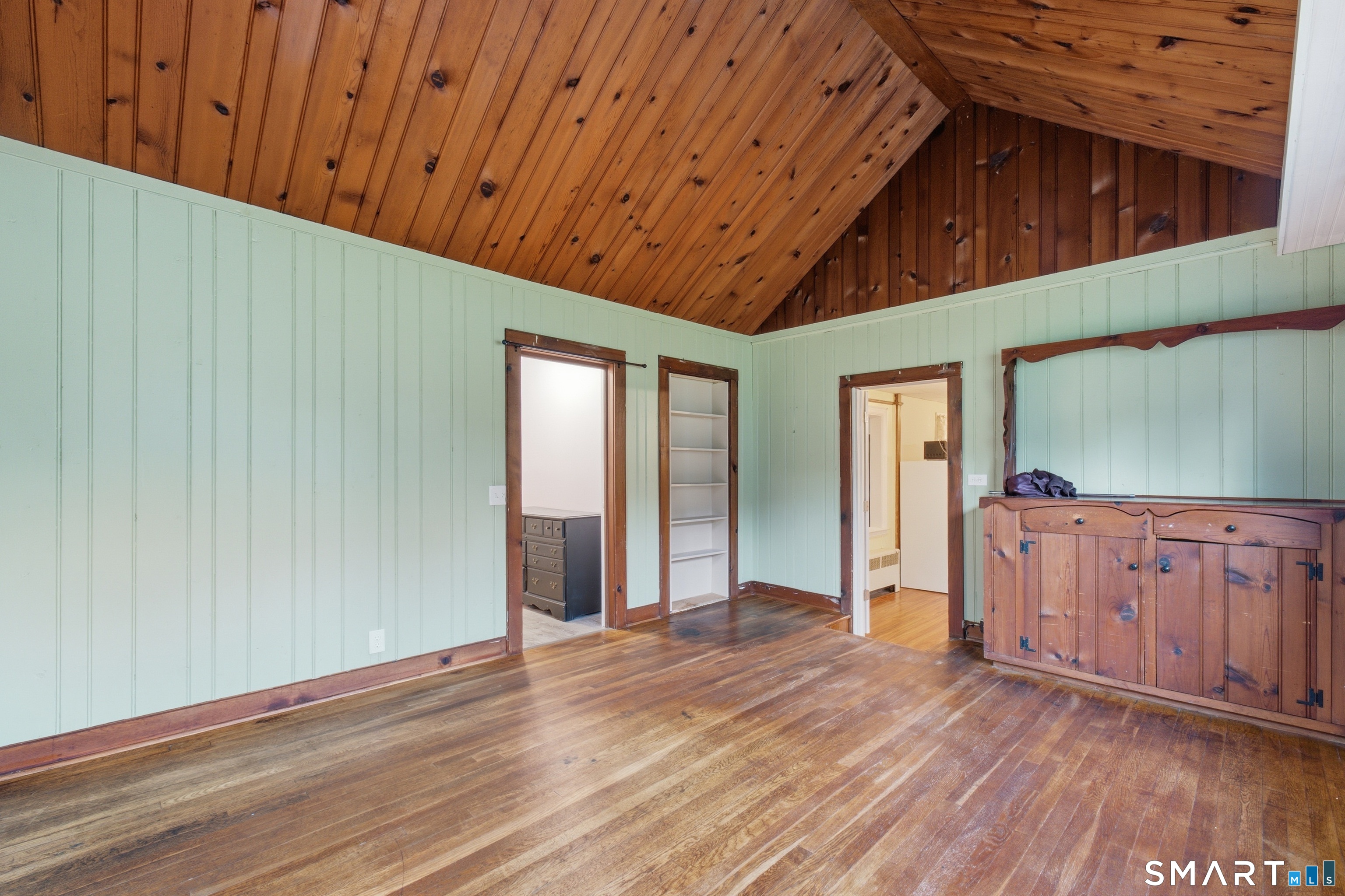 10 Walnut Avenue, East Hampton, CT 06424