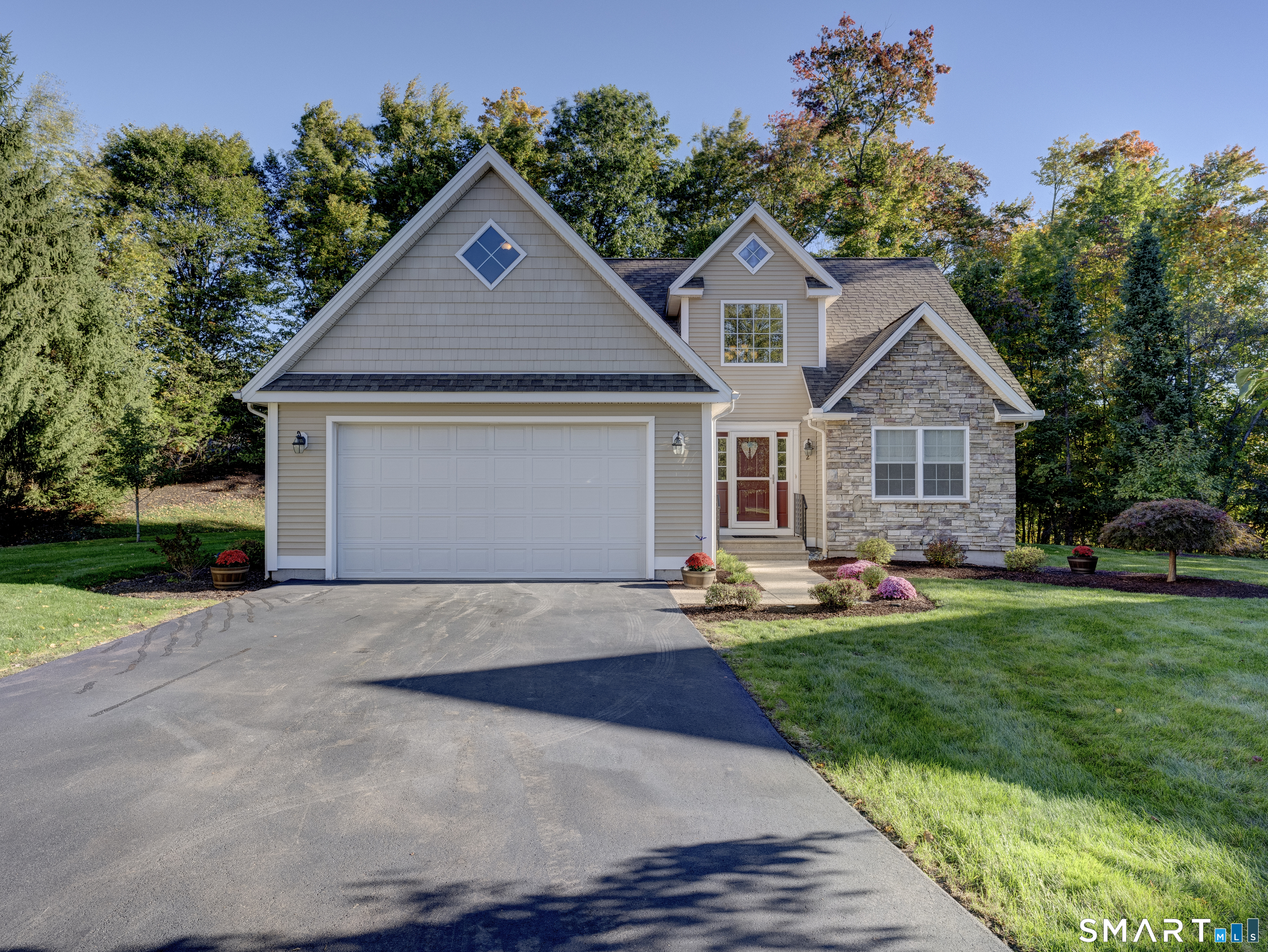 Single family home for sale at 2 Streamside Ln #2, Berlin, CT 06037 | MLS# 24212206