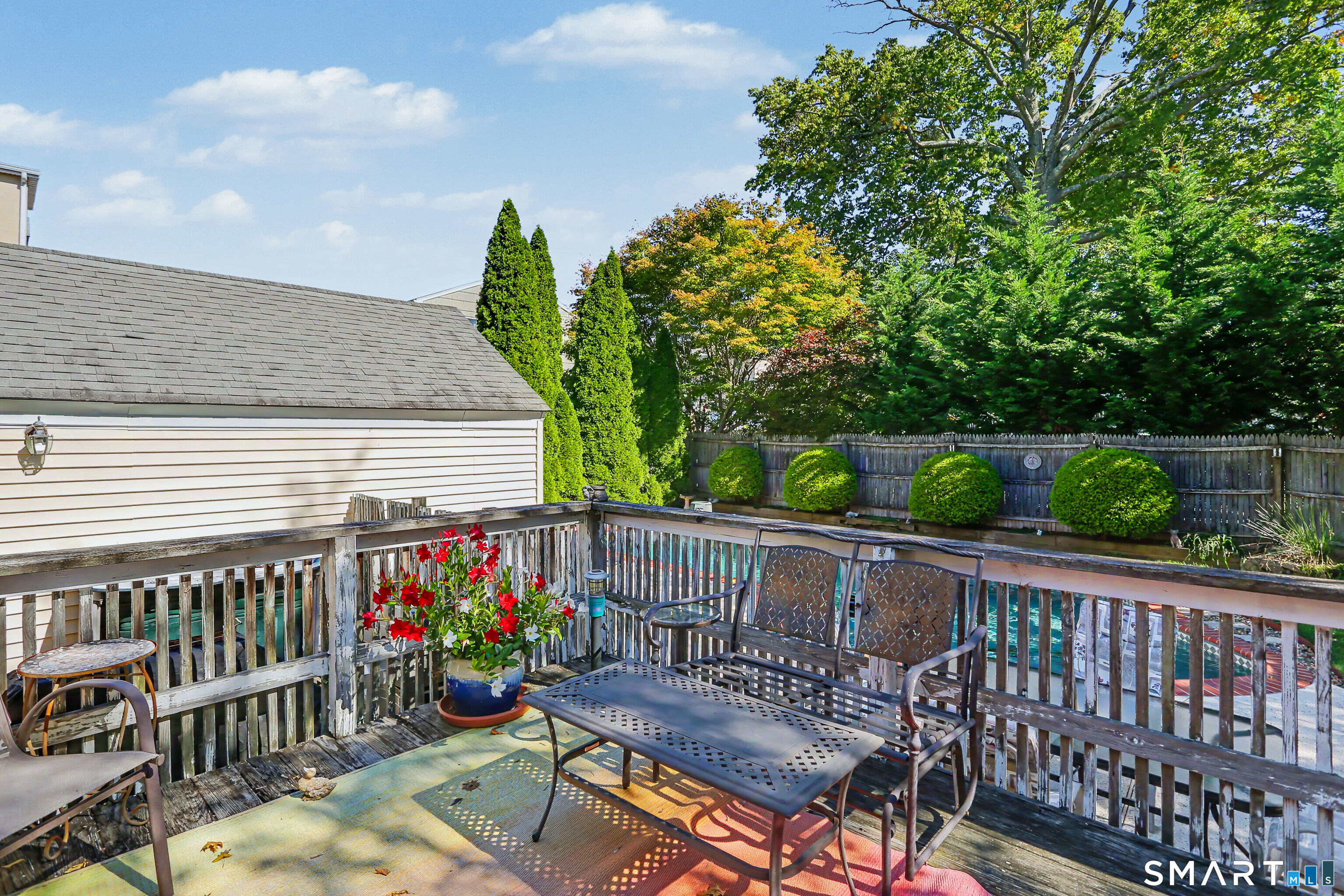 205 Castle Avenue photo 9