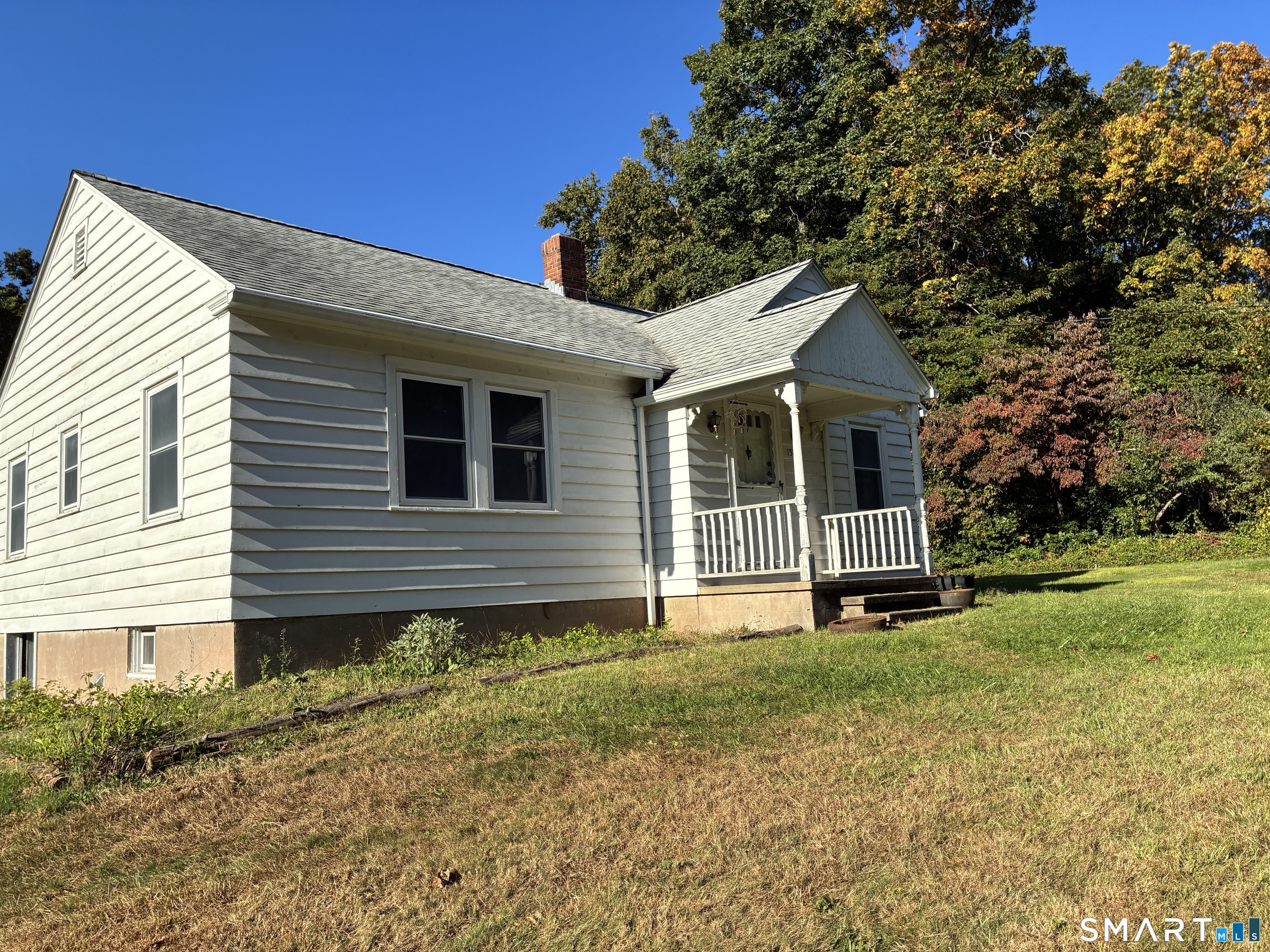 Photo 3 of Single family home for sale at 15 Sipples Hl Rd, Moodus, CT 06469 | MLS# 24202582 | Listing updated on 2026-10-08