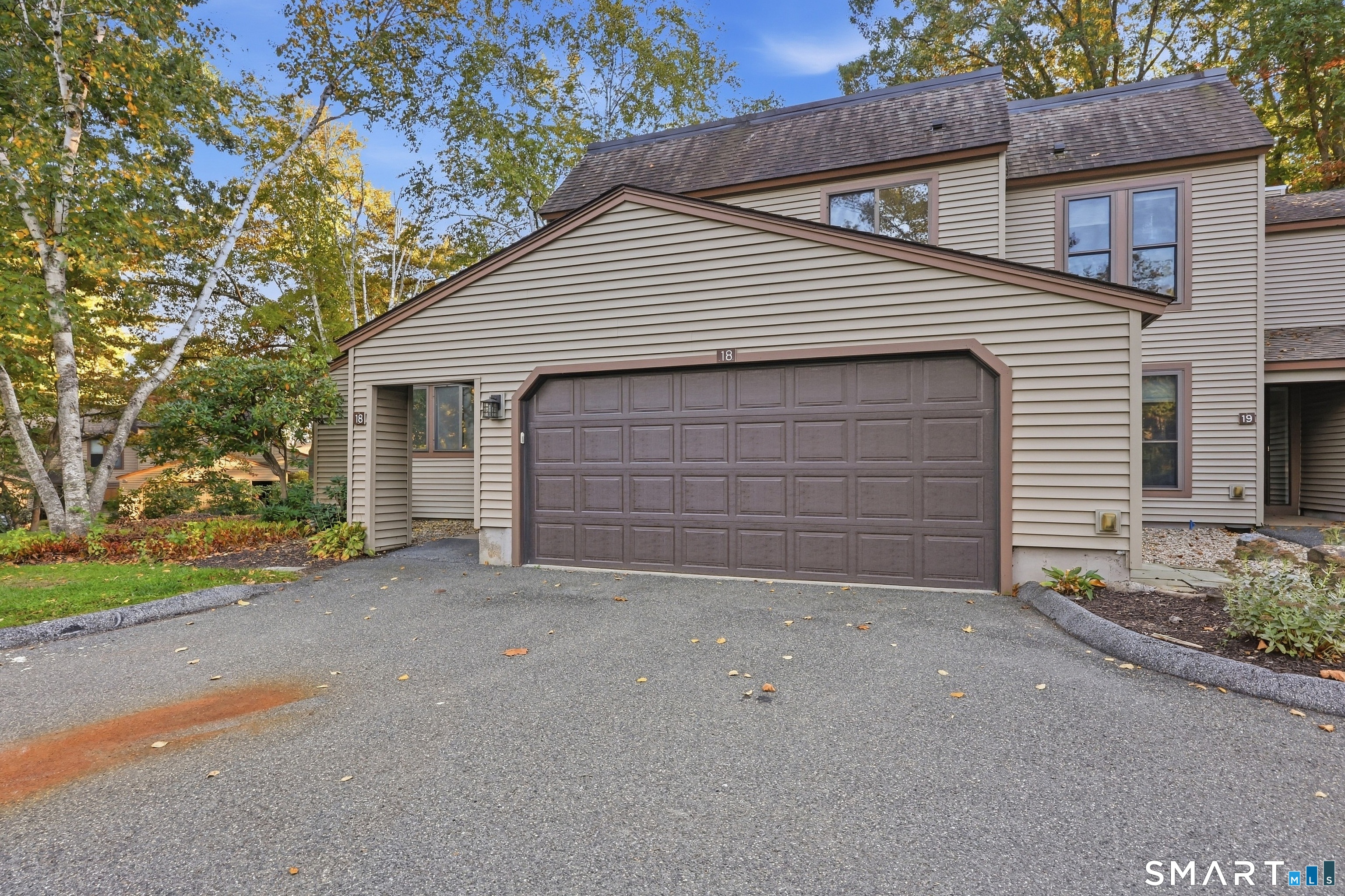 Photo 3 of Townhouse for sale at 18 Sycamore Ln #18, Avon, CT 06001 | MLS# 24211889 | Listing updated on 2026-10-08