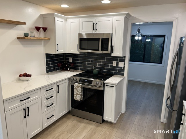 166 Old Brookfield, Unit 20B2 photo 22