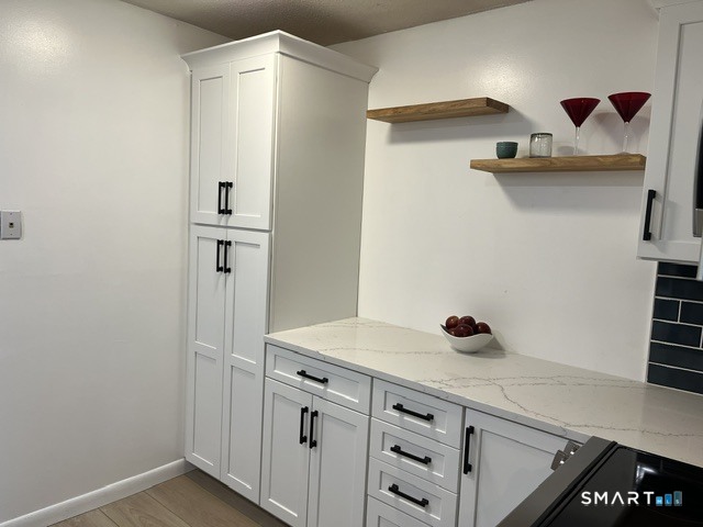 166 Old Brookfield, Unit 20B2 photo 23