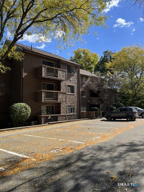 166 Old Brookfield, Unit 20B2 photo 25