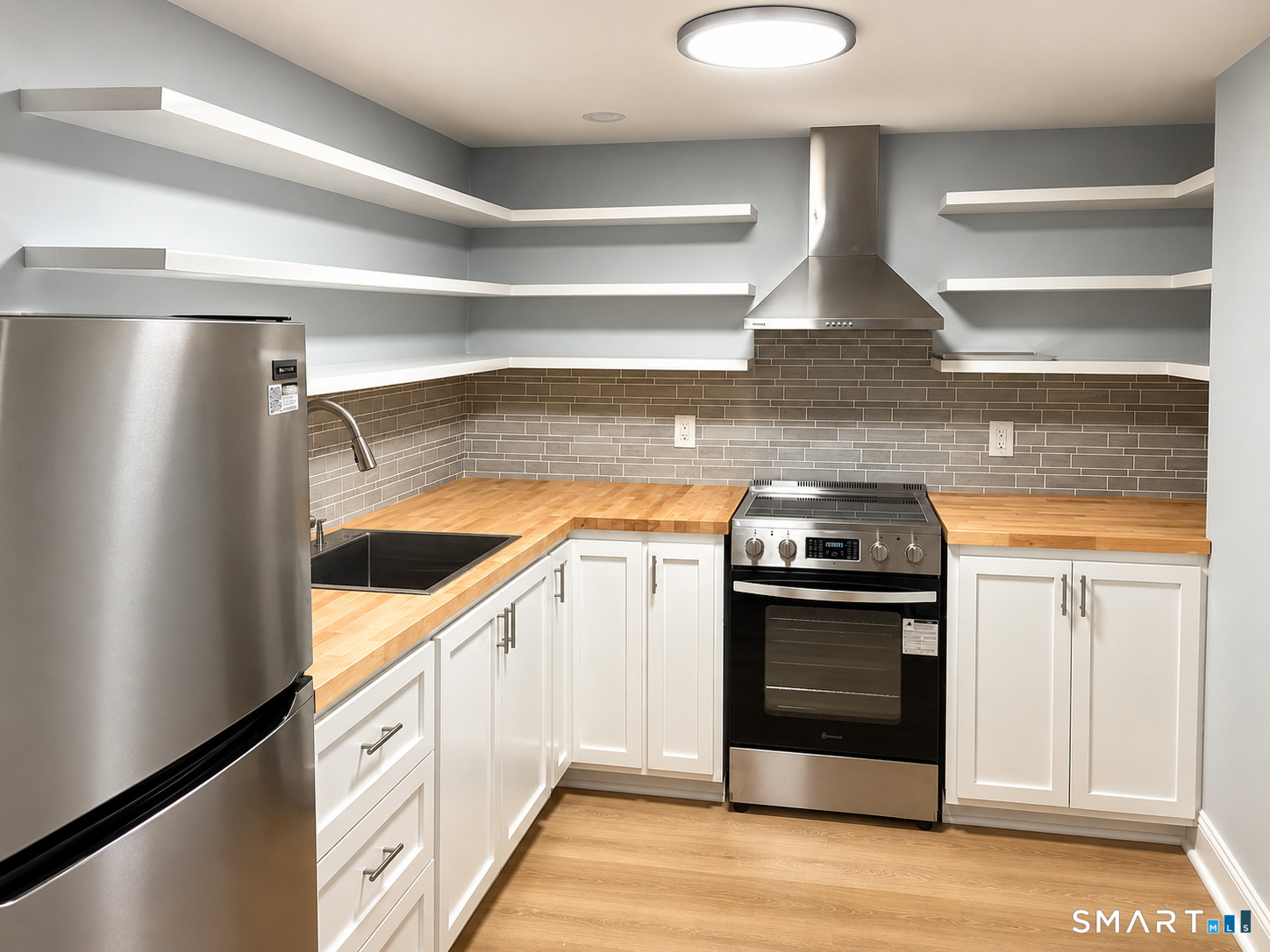 Property photo for 433 Federal Road, Brookfield, CT