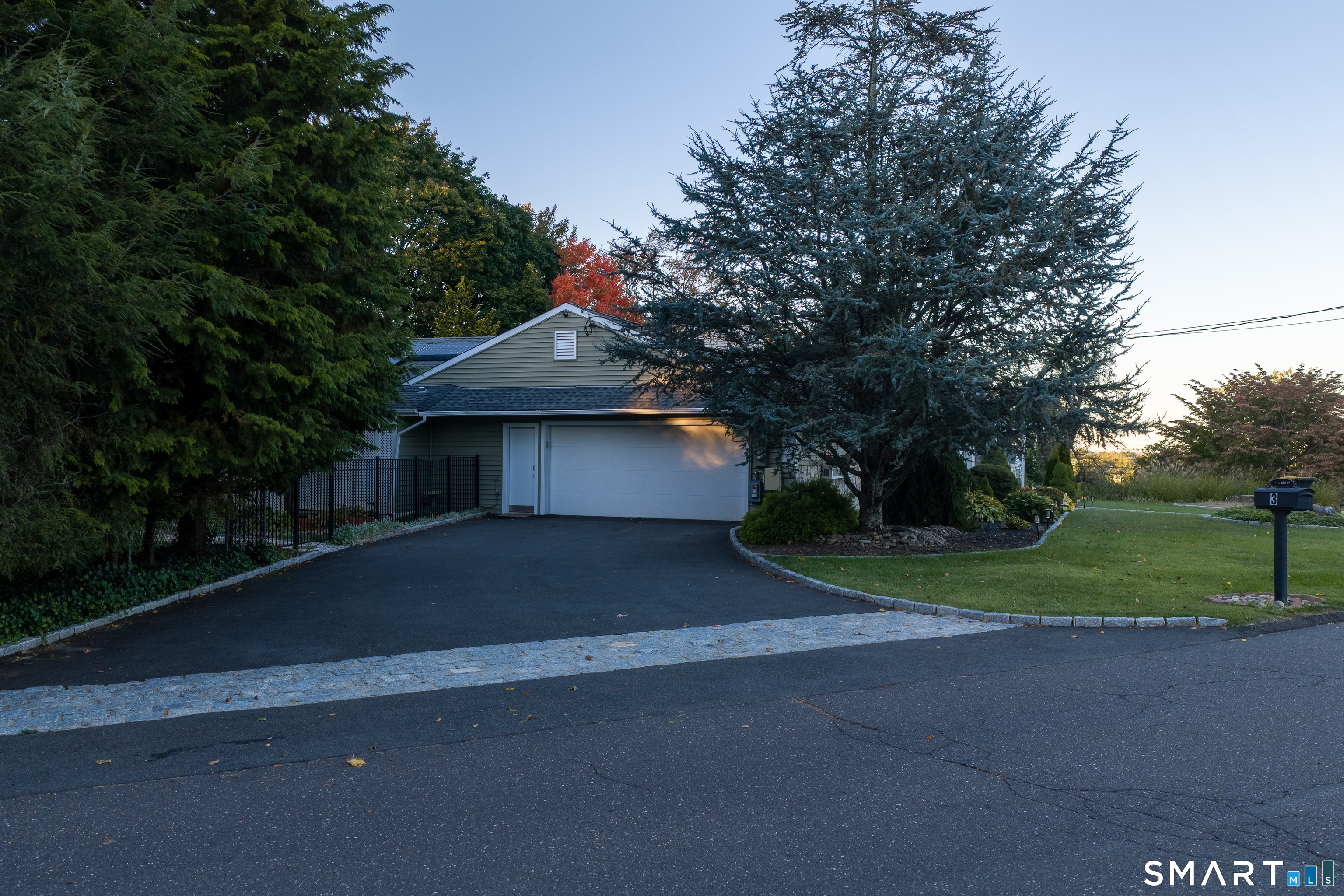 3 Dogwood Drive, King St., Danbury, CT 06811