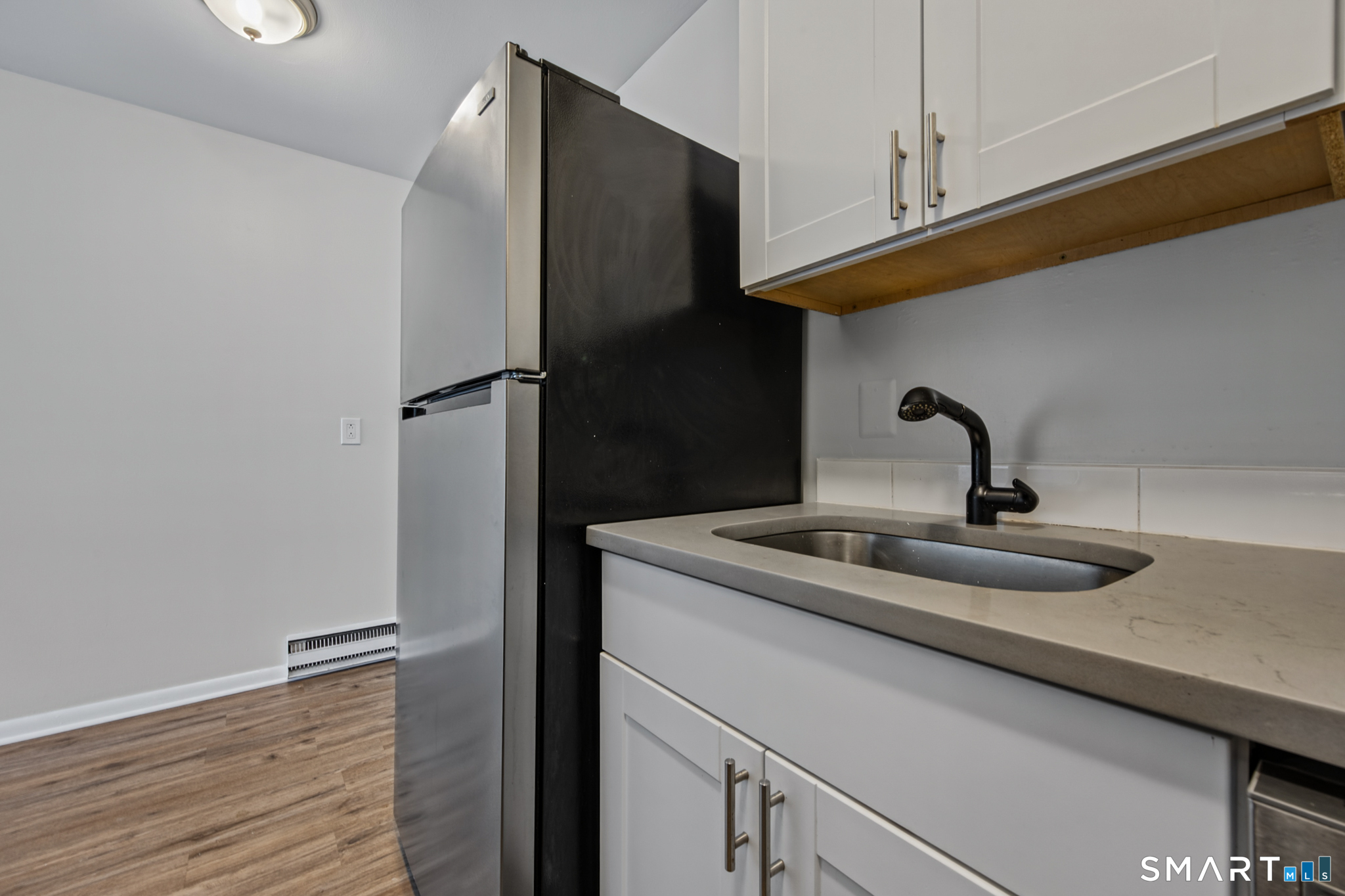 Foto 9 de Apartamento en renta en 45 Monroe Street #B13, Bridgeport, CT — $1,800/mes