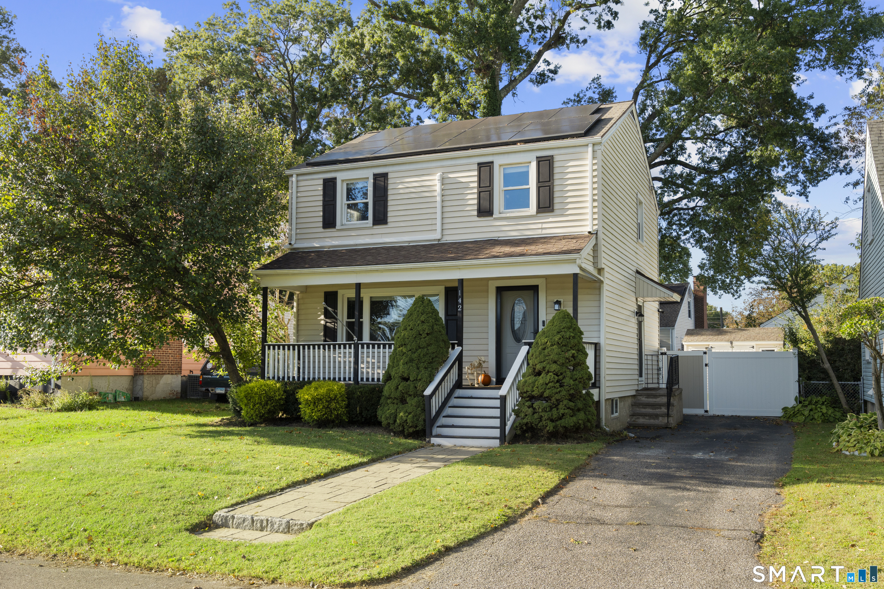 Photo 1 of Single family home for sale at 142 Cambridge St, Stratford, CT 06614 | MLS# 24212715 | Listing updated on 2026-10-08