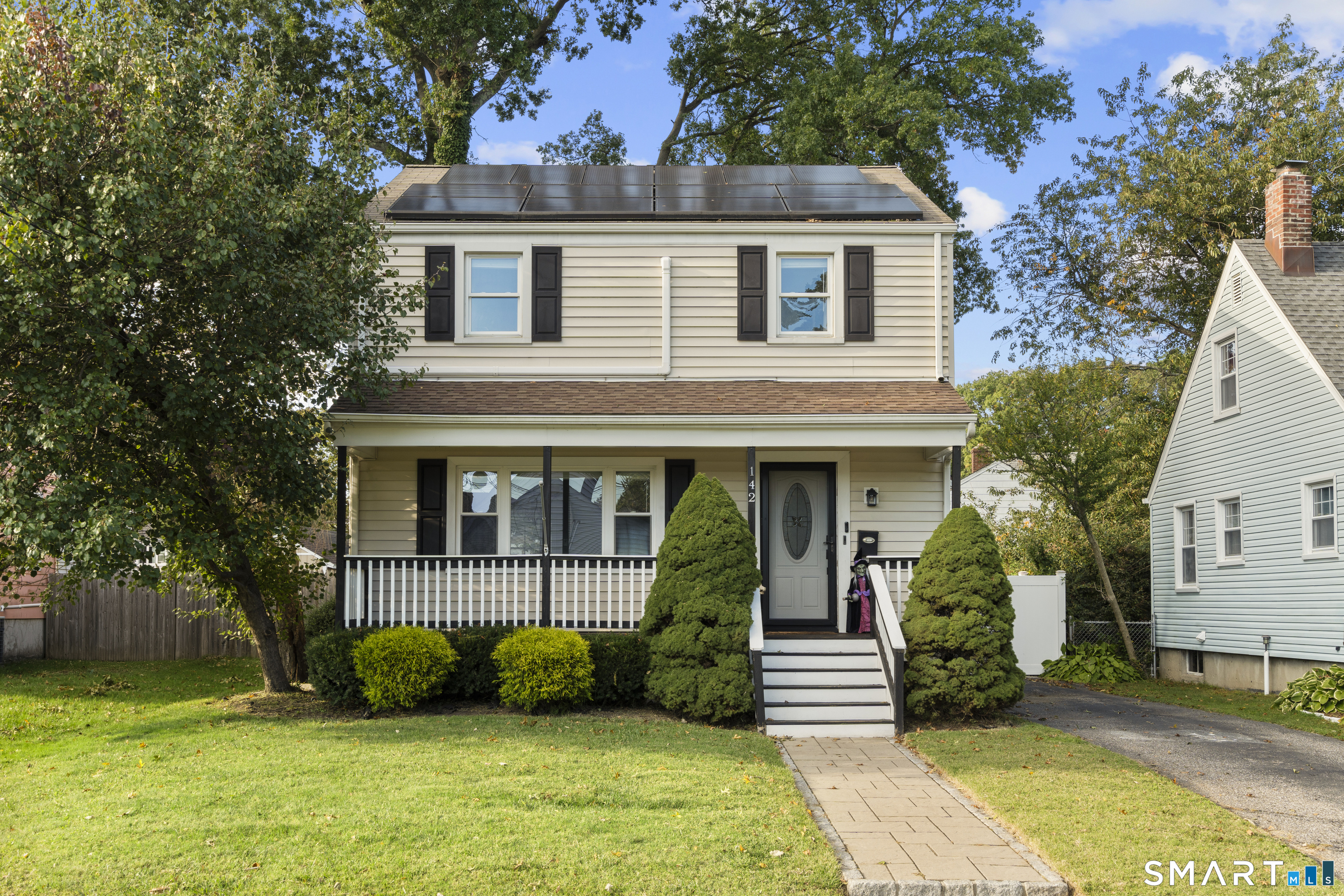 Single family home for sale at 142 Cambridge St, Stratford, CT 06614 | MLS# 24212715