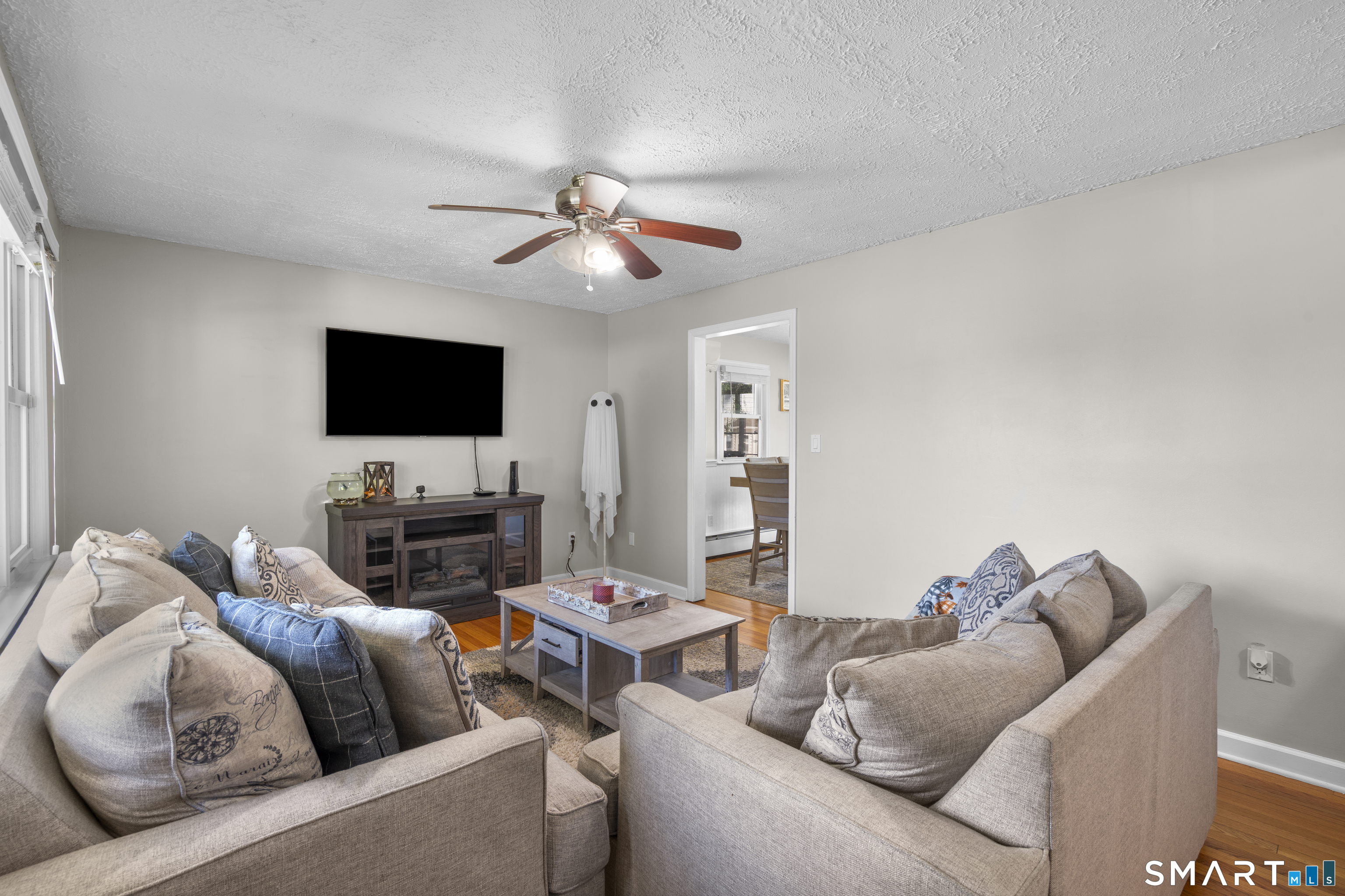 Photo 4 of Single family home for sale at 142 Cambridge St, Stratford, CT 06614 | MLS# 24212715 | Listing updated on 2026-10-08