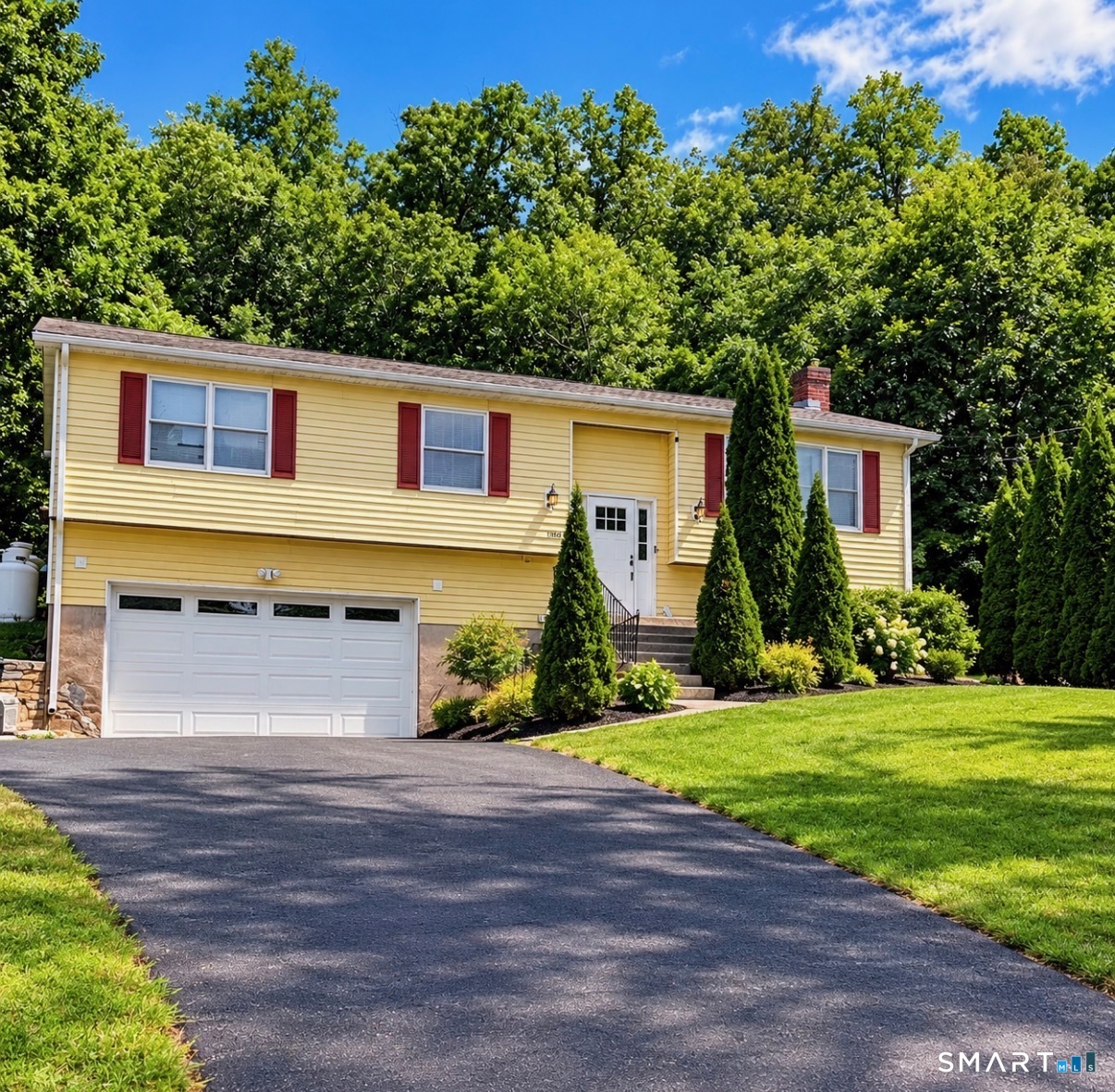 Property photo for 400 Broadway, Hamden, CT
