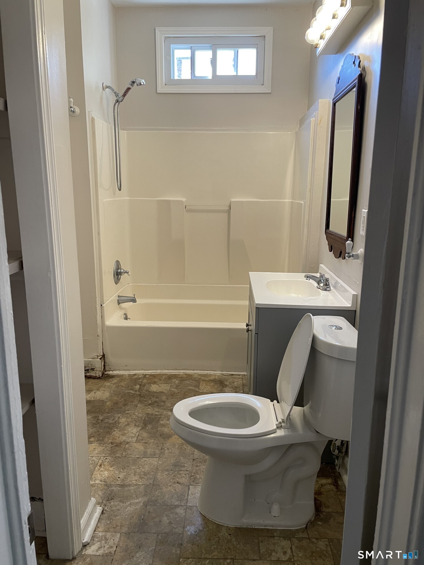 8 Dudley Street photo 14