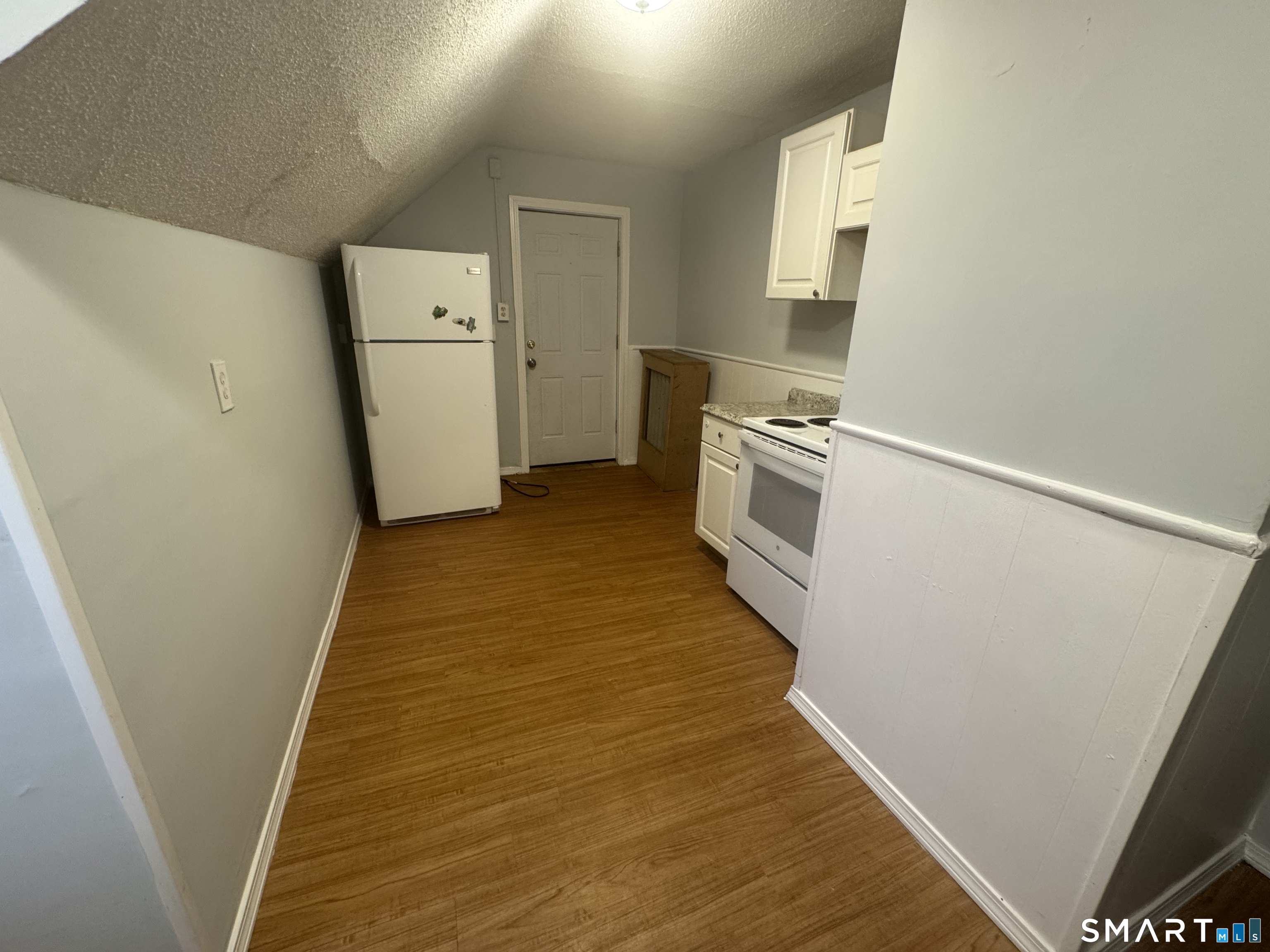 8 Dudley Street photo 15