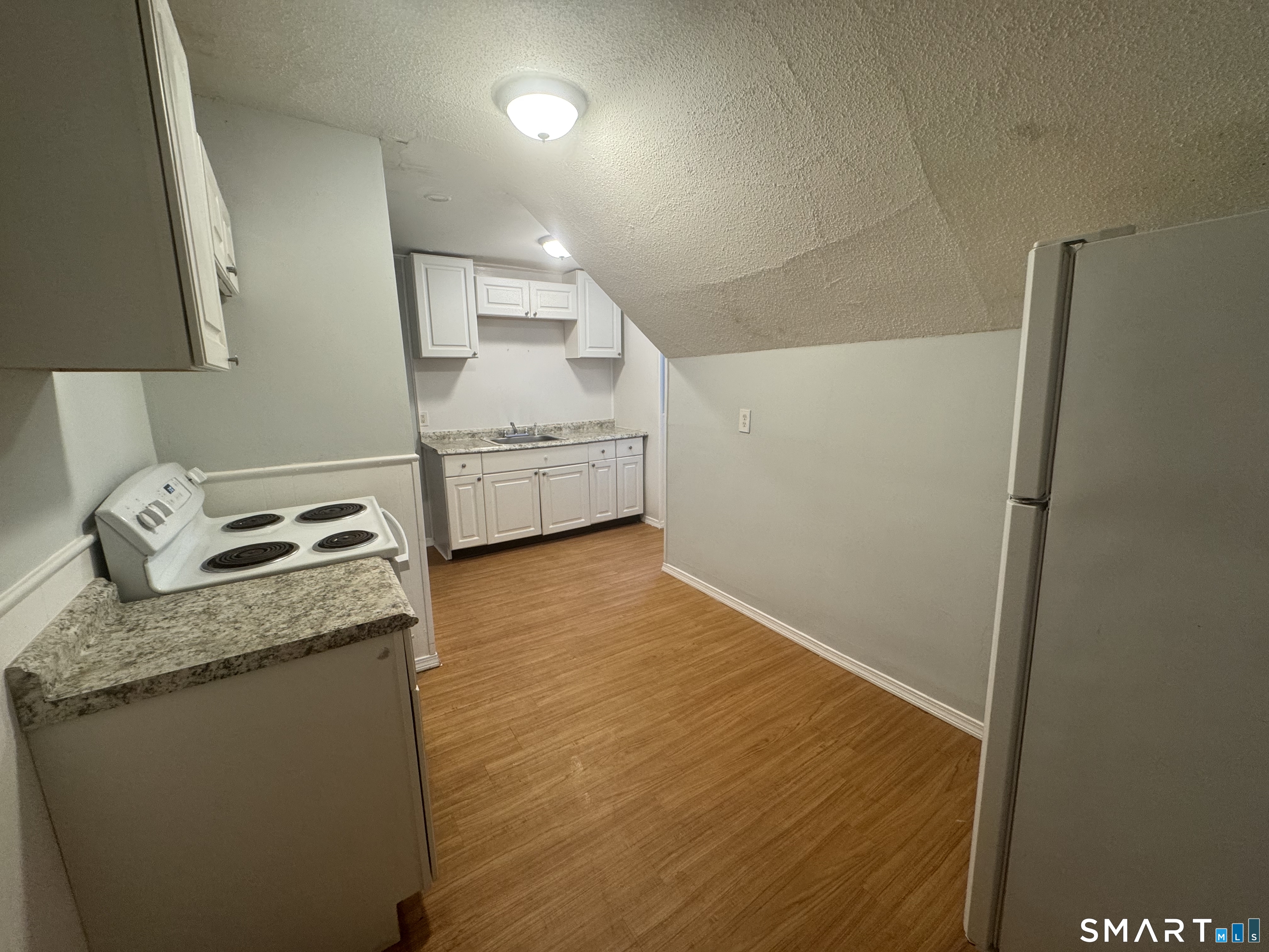 8 Dudley Street photo 16