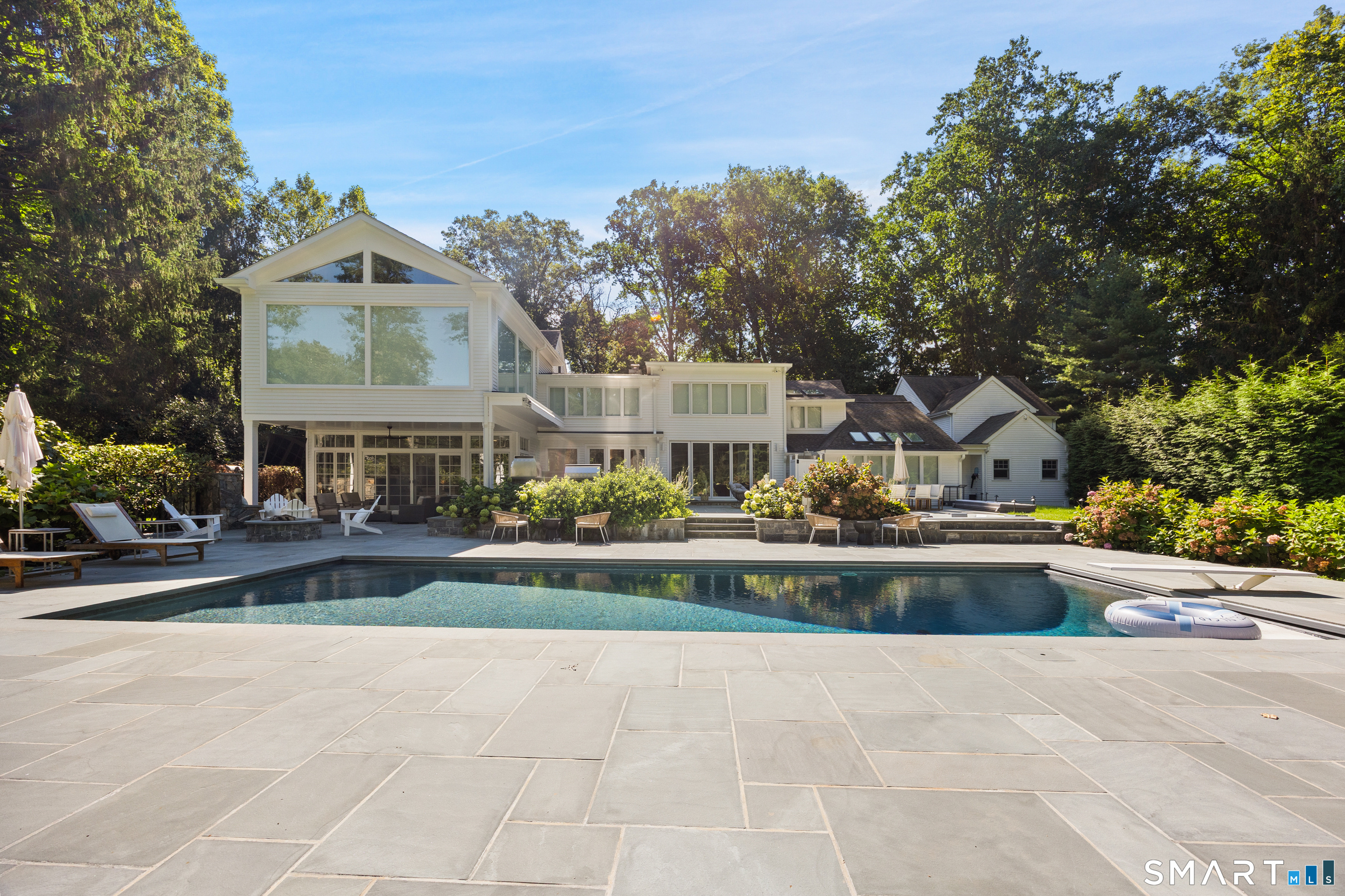 Photo 1 of Mansion for sale at 191 Bayberry Ln, Westport, CT 06880 | MLS# 24212297 | Listing updated on 2026-10-08