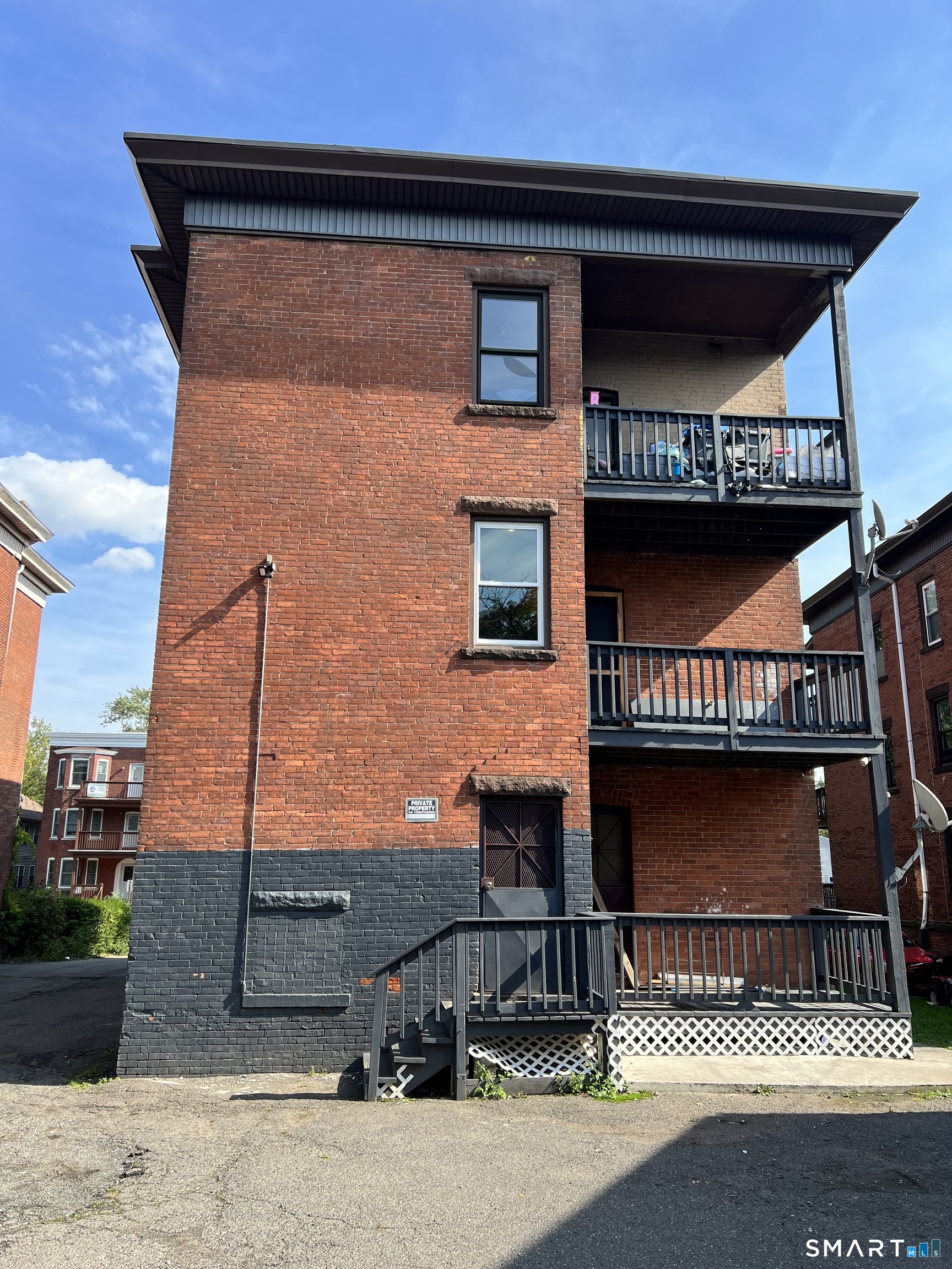 Photo 2 of Multi family home for sale at 277 279 Garden St, Hartford, CT 06112 | MLS# 24212894 | Listing updated on 2026-10-08
