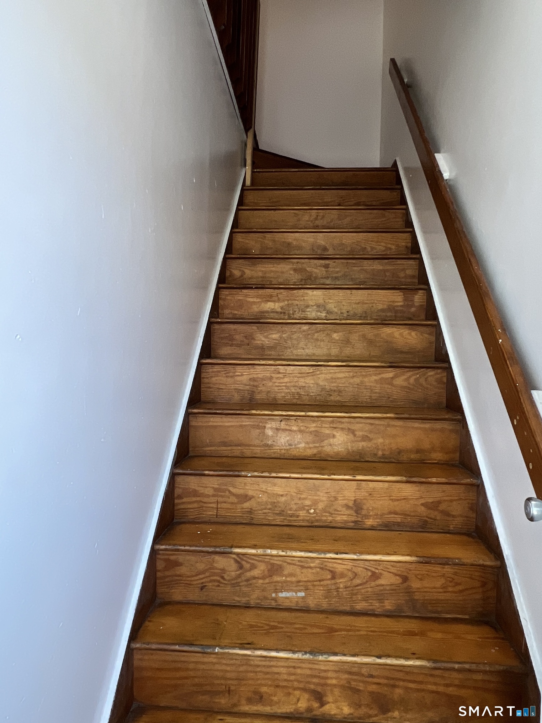 Photo 3 of Multi family home for sale at 277 279 Garden St, Hartford, CT 06112 | MLS# 24212894 | Listing updated on 2026-10-08