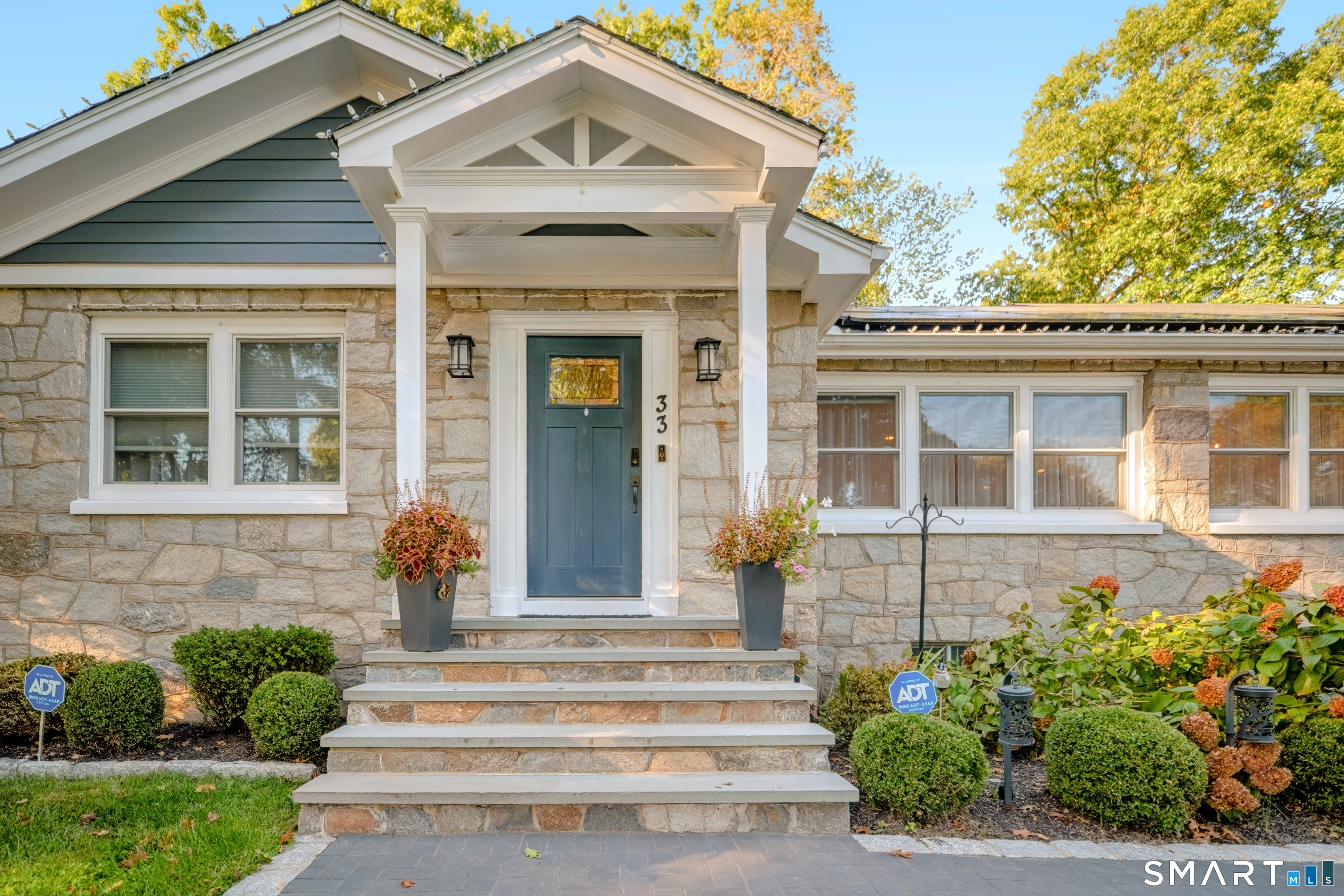 Foto 7 de Casa en renta en 33 Rocky Ridge Drive, Trumbull, CT — $5,000/mes