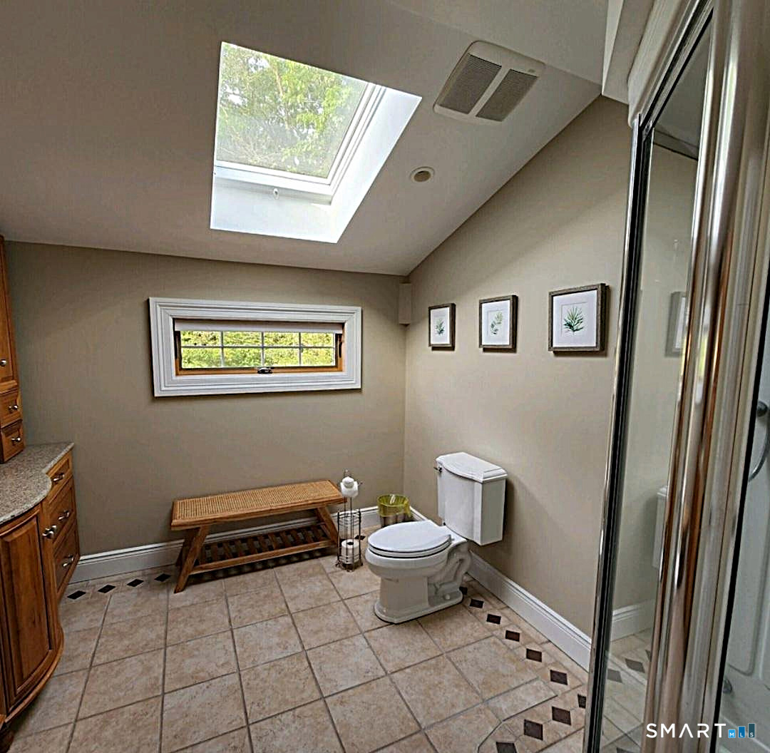 325 River Road photo 16