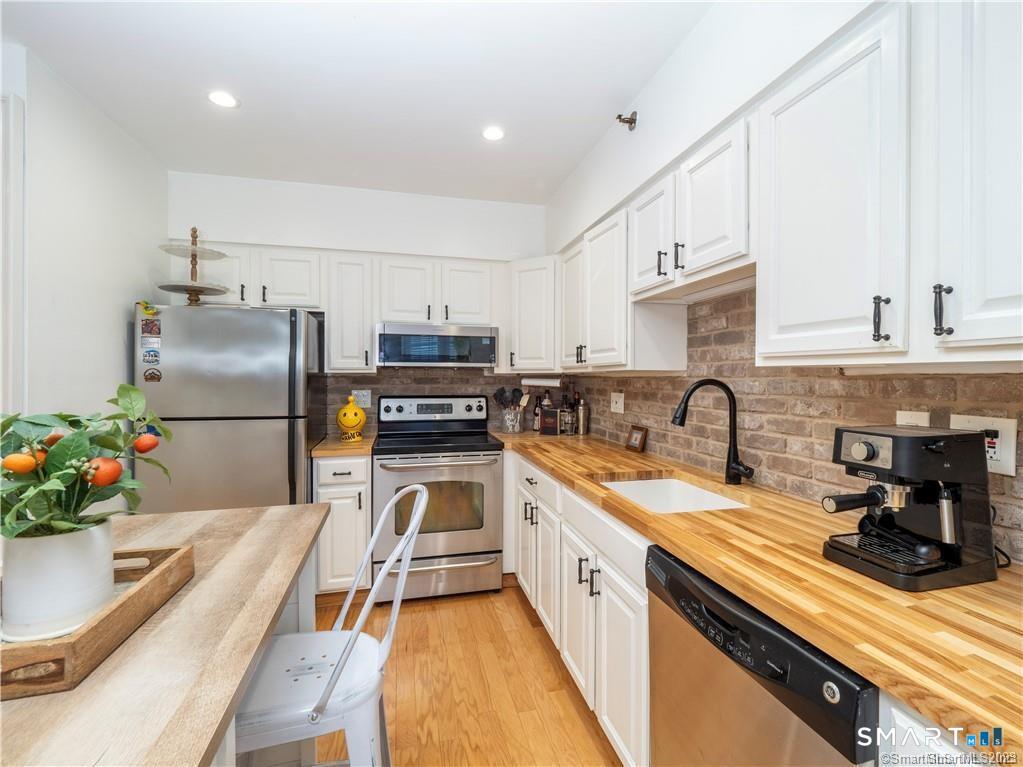 25 Grand Street, Norwalk, Connecticut photo 3