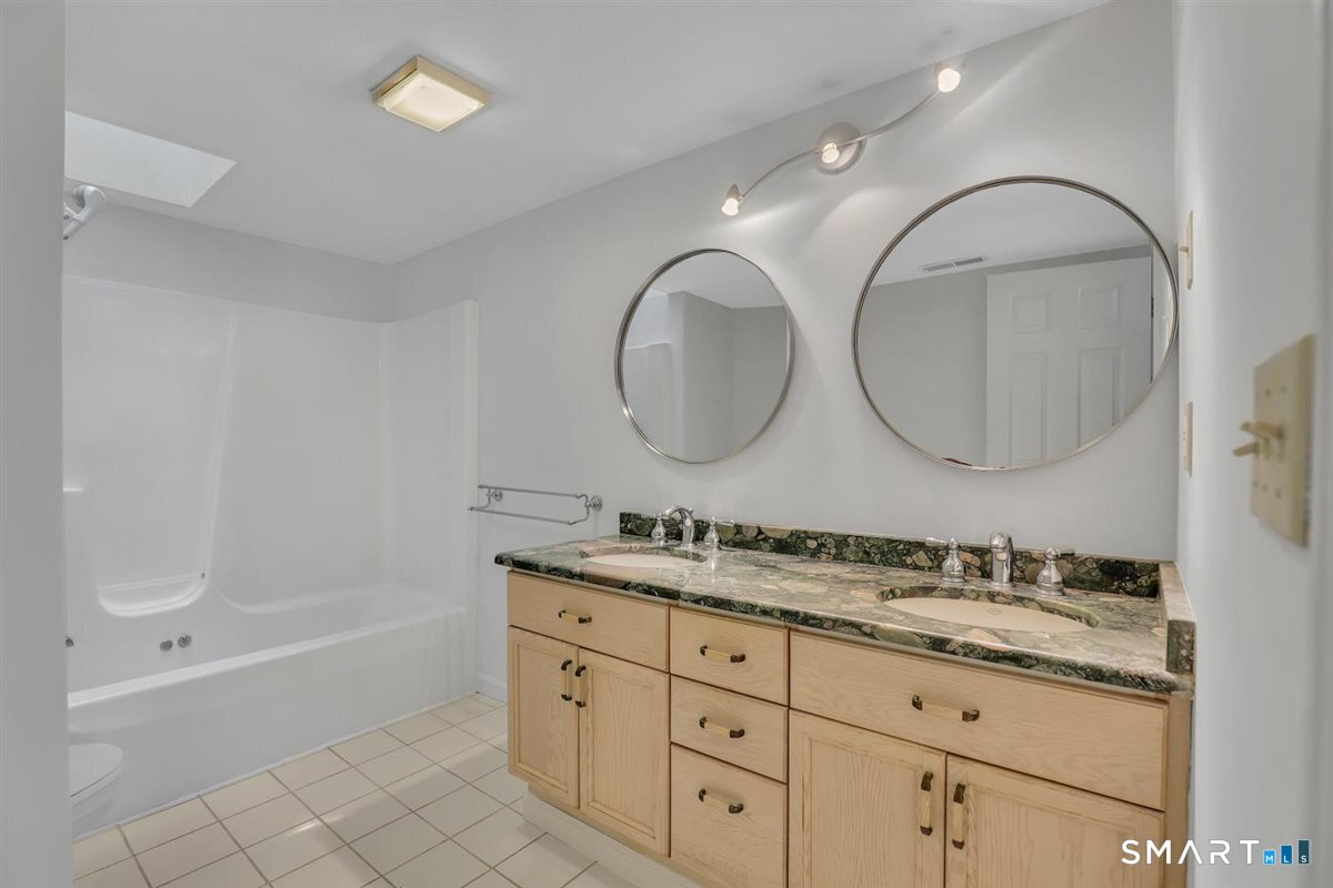 565 Newfield Street Unit #29 photo 10