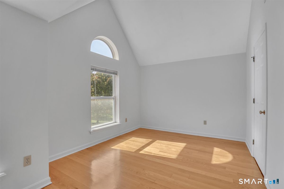 565 Newfield Street Unit #29 photo 11